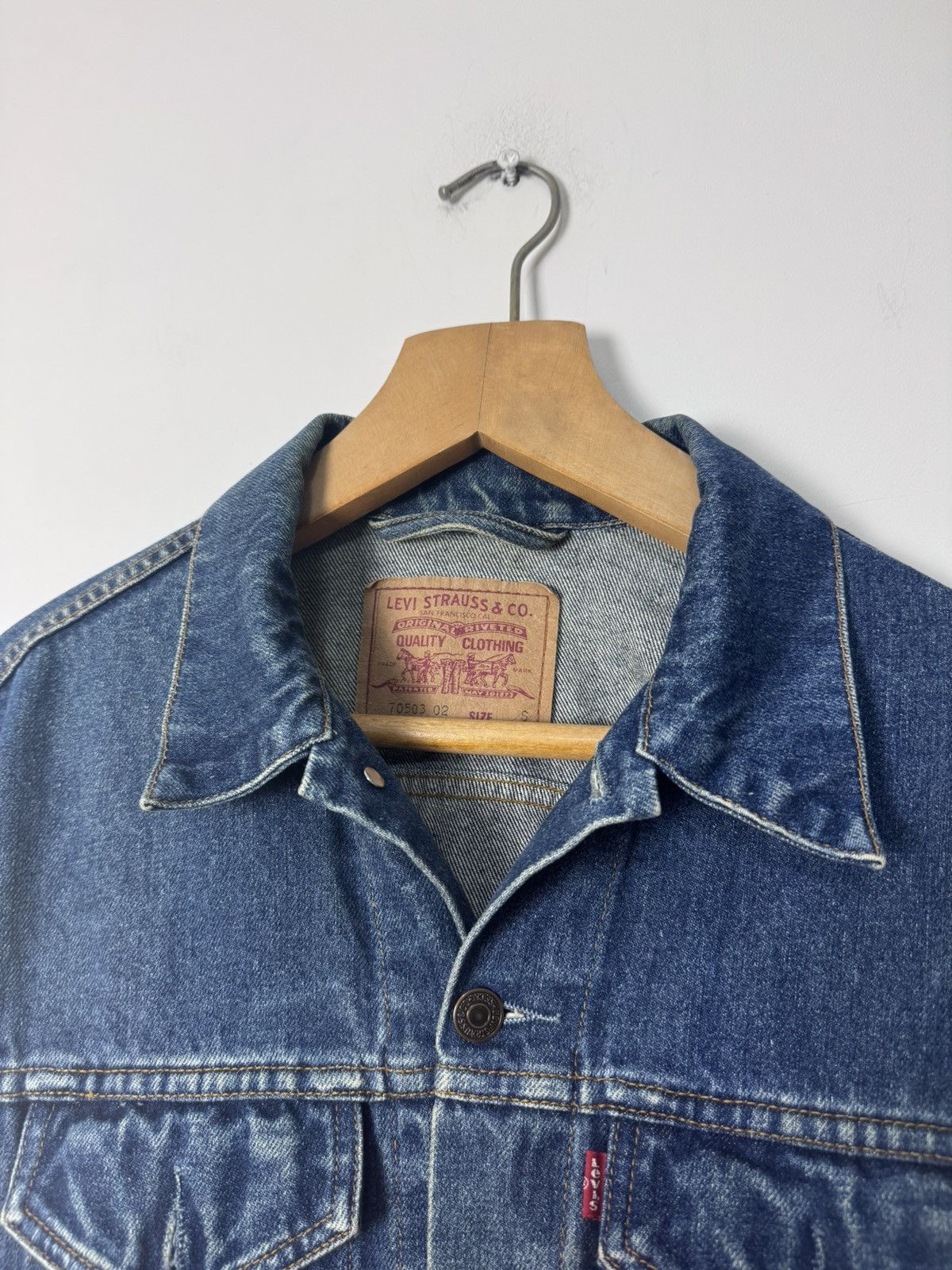 Levi's Vintage Levi’s Faded Blue Trucker Denim Jacket Size US S / EU 44-46 / 1 - 6 Thumbnail