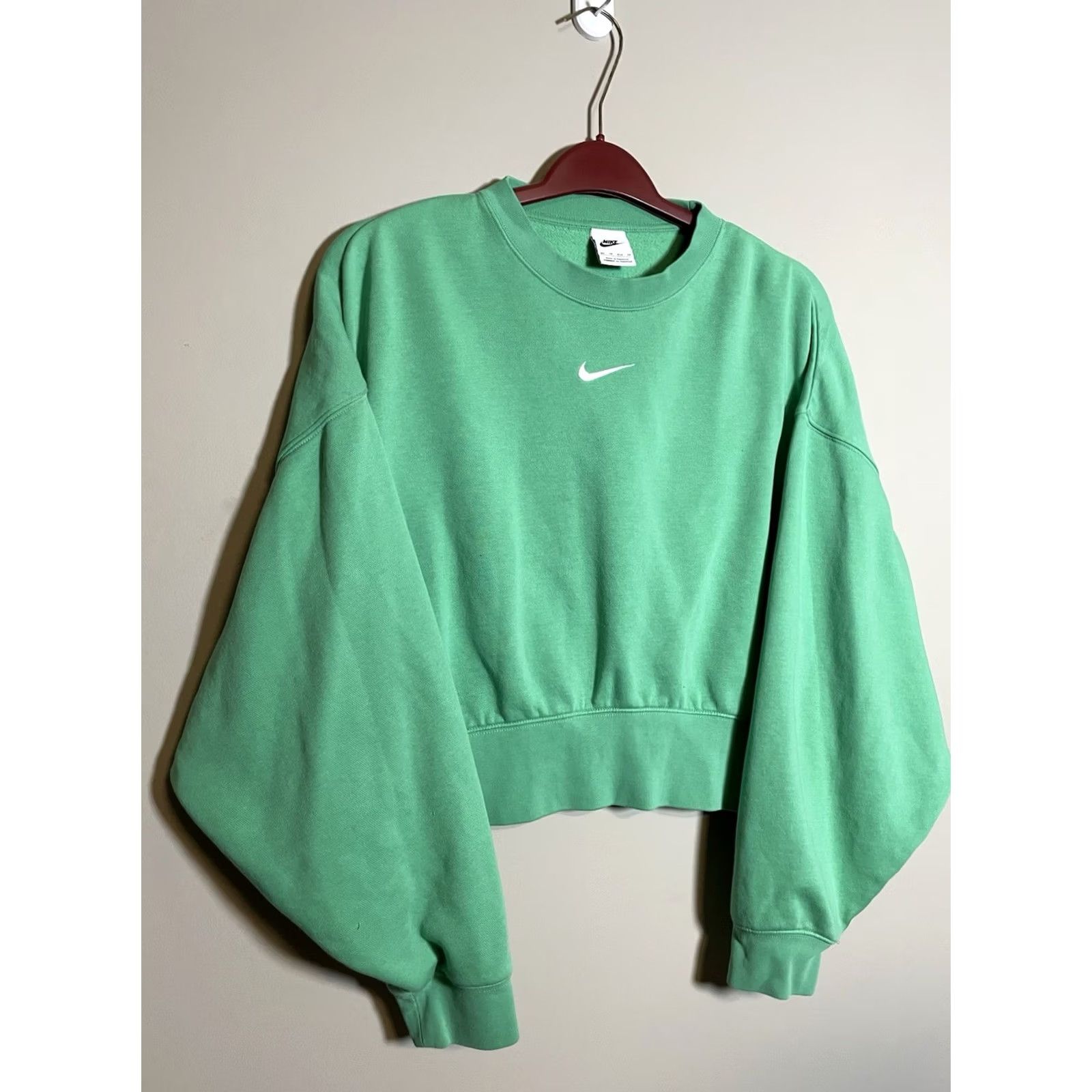 Nike Nike Shirt Womens XS Green Sweatshirt Women Pullover Lounge Wear Causal Everyday A650 Size XS / US 0-2 / IT 36-38 - 2 Thumbnail
