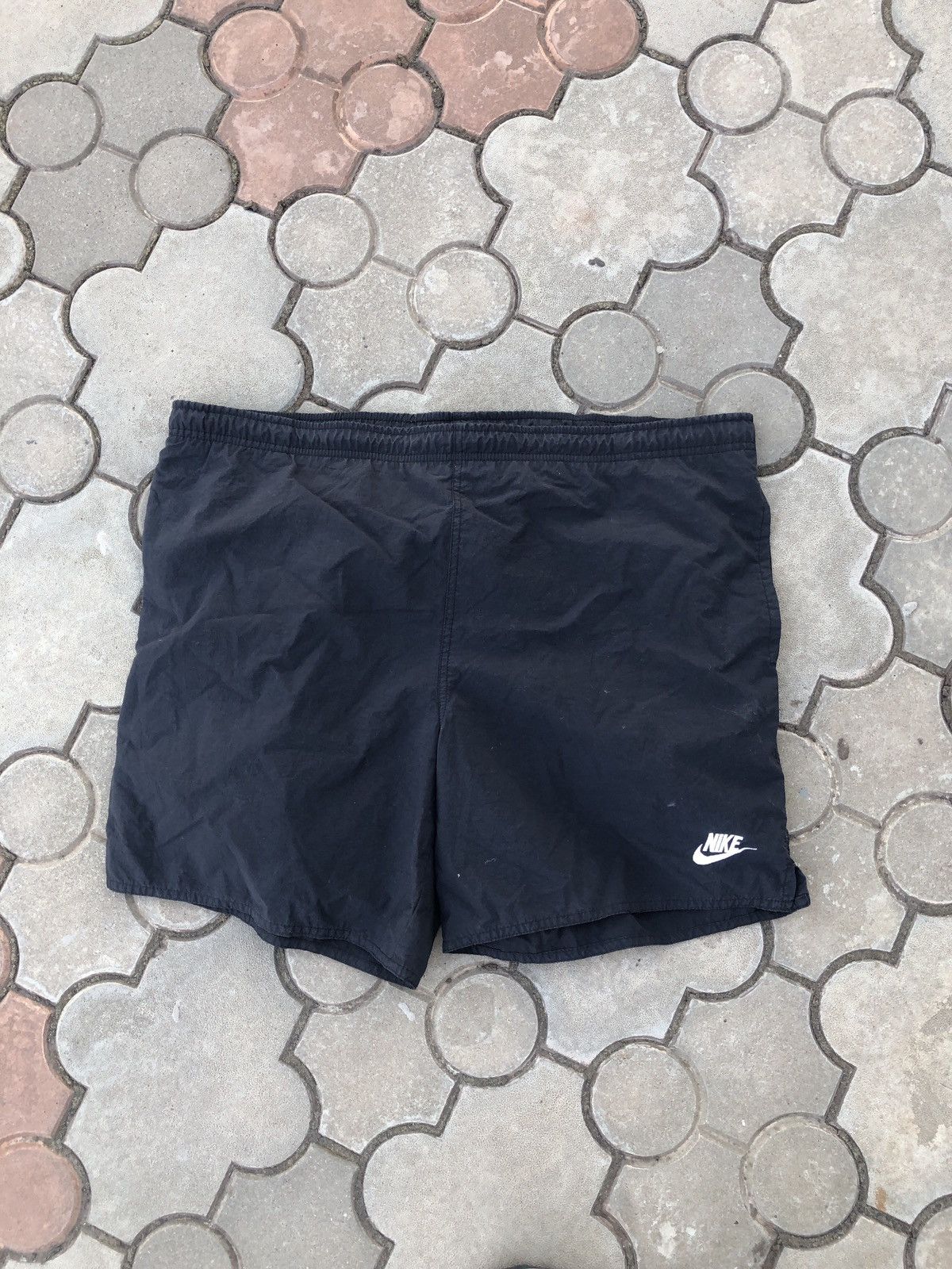 Vintage Vintage Nylon Nike Big Swoosh Y2K Short Size US 32 / EU 48 - 2 Thumbnail