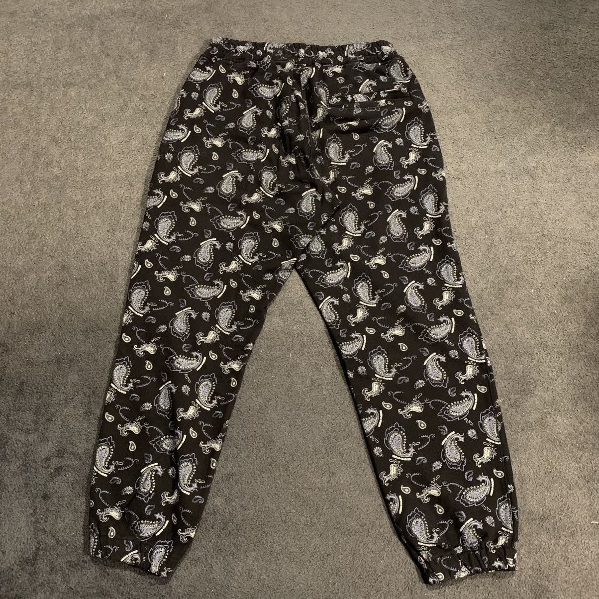 thisisneverthat THISISNEVERTHAT PAISLEY SWEATPANT SIZE SMALL Size US 30 / EU 46 - 2 Thumbnail