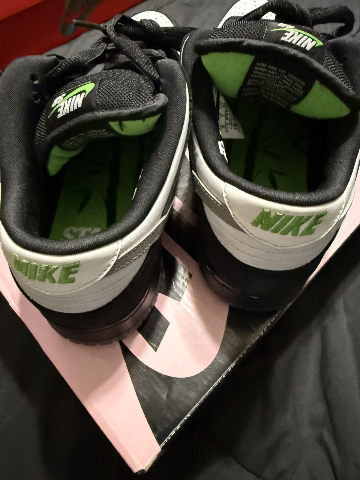 Nike Nike SB Dunk Low Pro x Jeff Staple Panda Pigeon Size US 10 / EU 43 - 10 Thumbnail