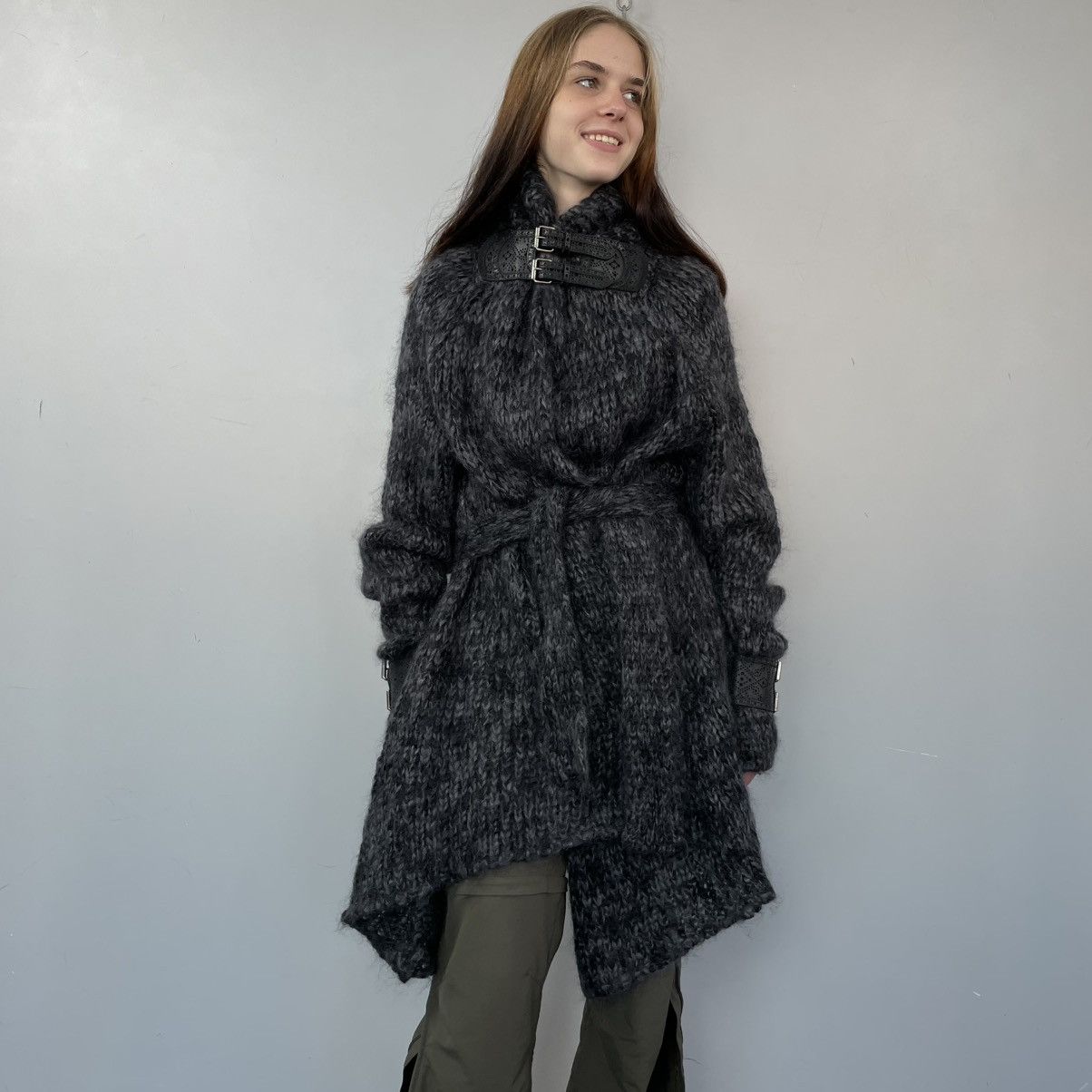 Alexander McQueen 🔥RARE🔥Alexander McQueen Asymmetric Wool Knitted Coat sz M Size M / US 6-8 / IT 42-44 - 4 Thumbnail