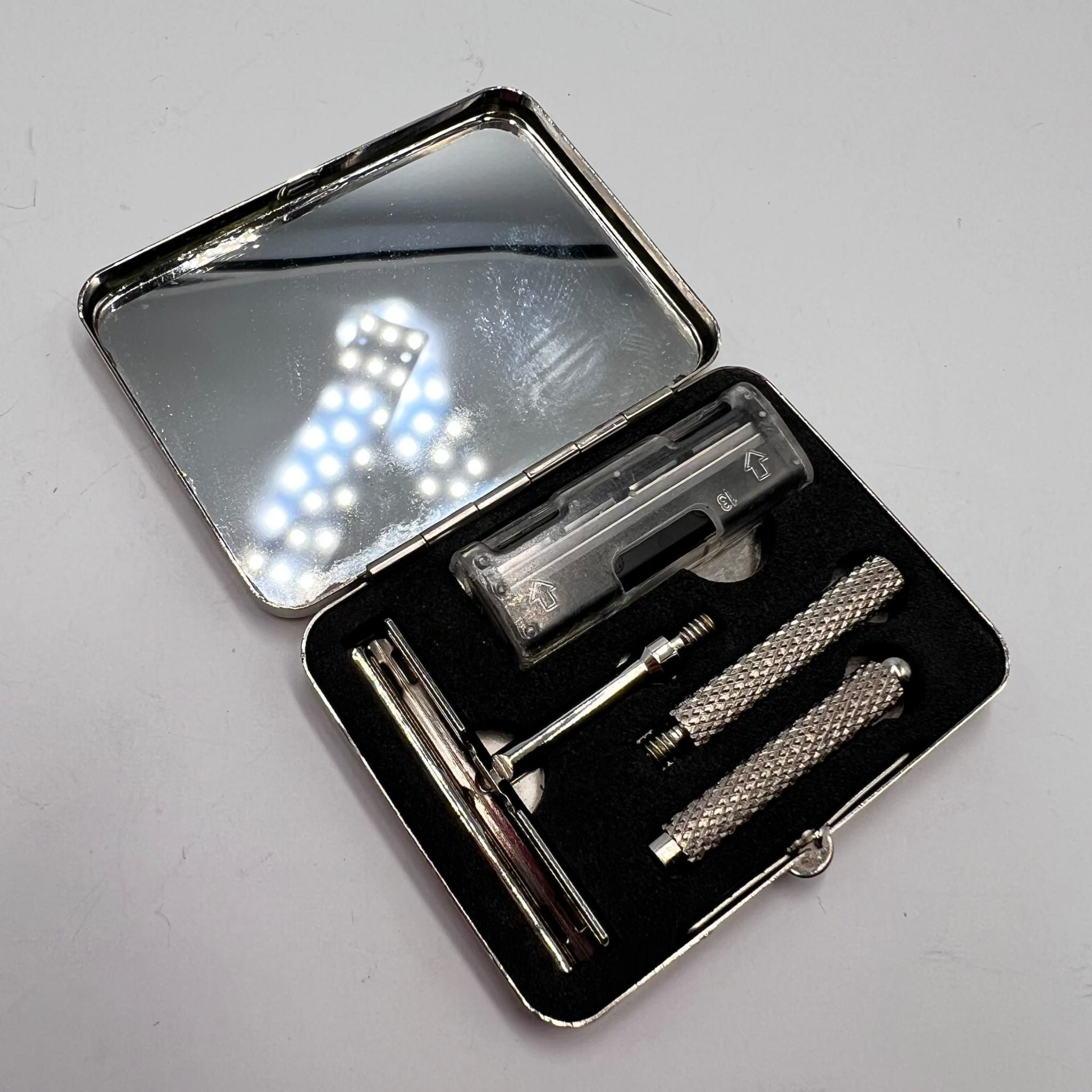 Vintage Vintage Miniature Travel Shaving Set with Mirror 1950s Size ONE SIZE - 9 Thumbnail