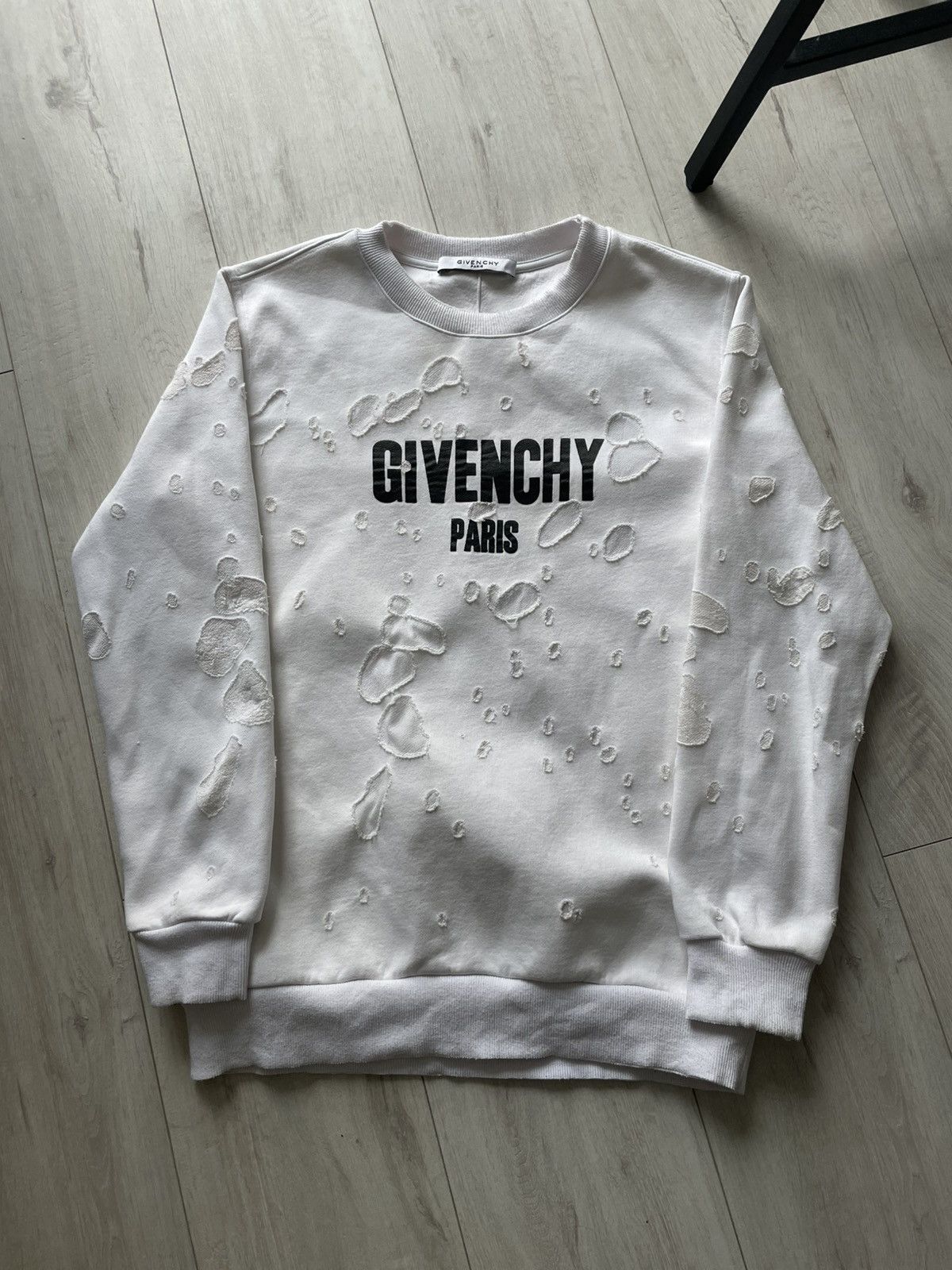 Givenchy Givenchy Paris Destroyed White Sweatshirt Size US S / EU 44-46 / 1 - 1 Thumbnail