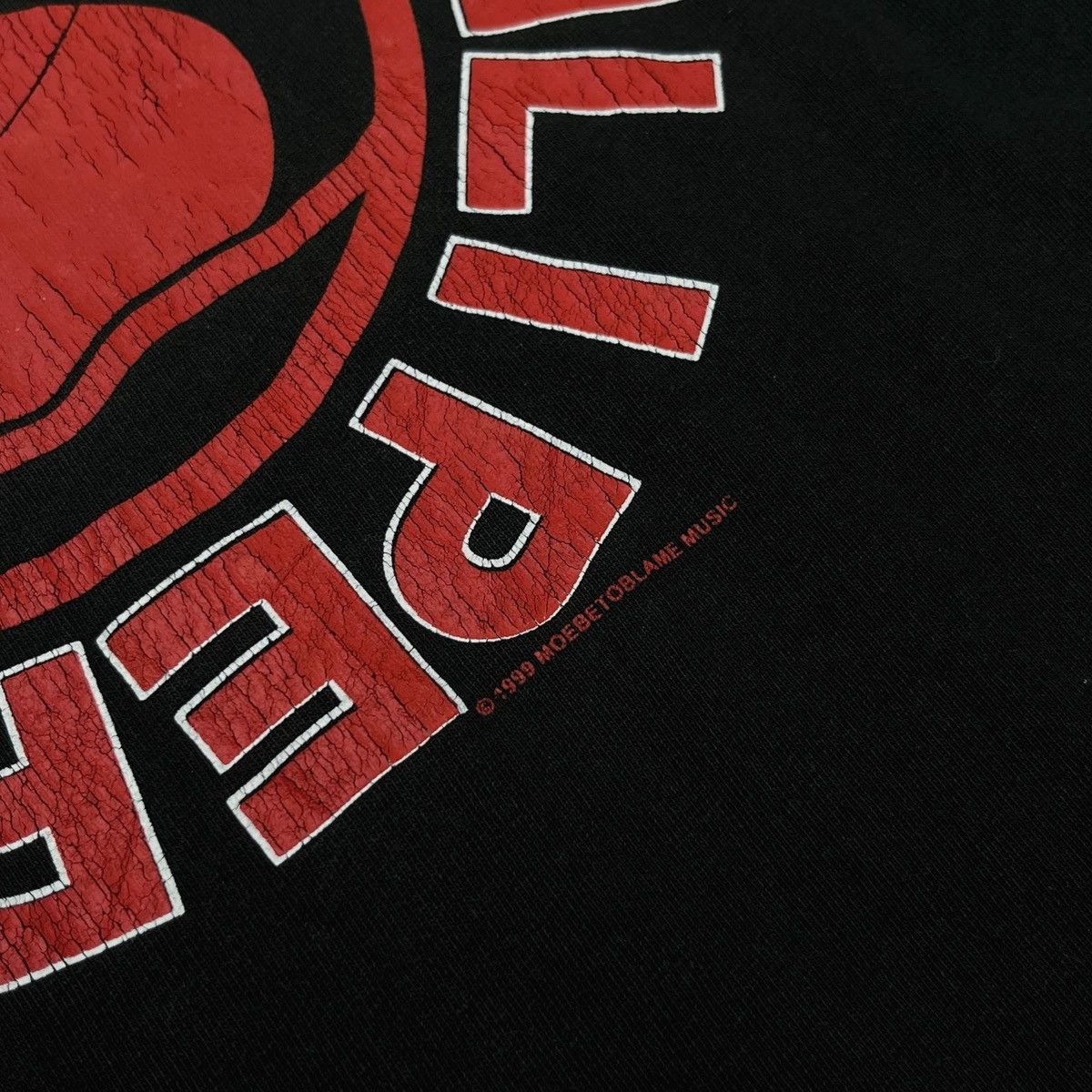 Vintage Vintage 90s Red Hot Chili Peppers Californication Band Tee Size US M / EU 48-50 / 2 - 4 Thumbnail
