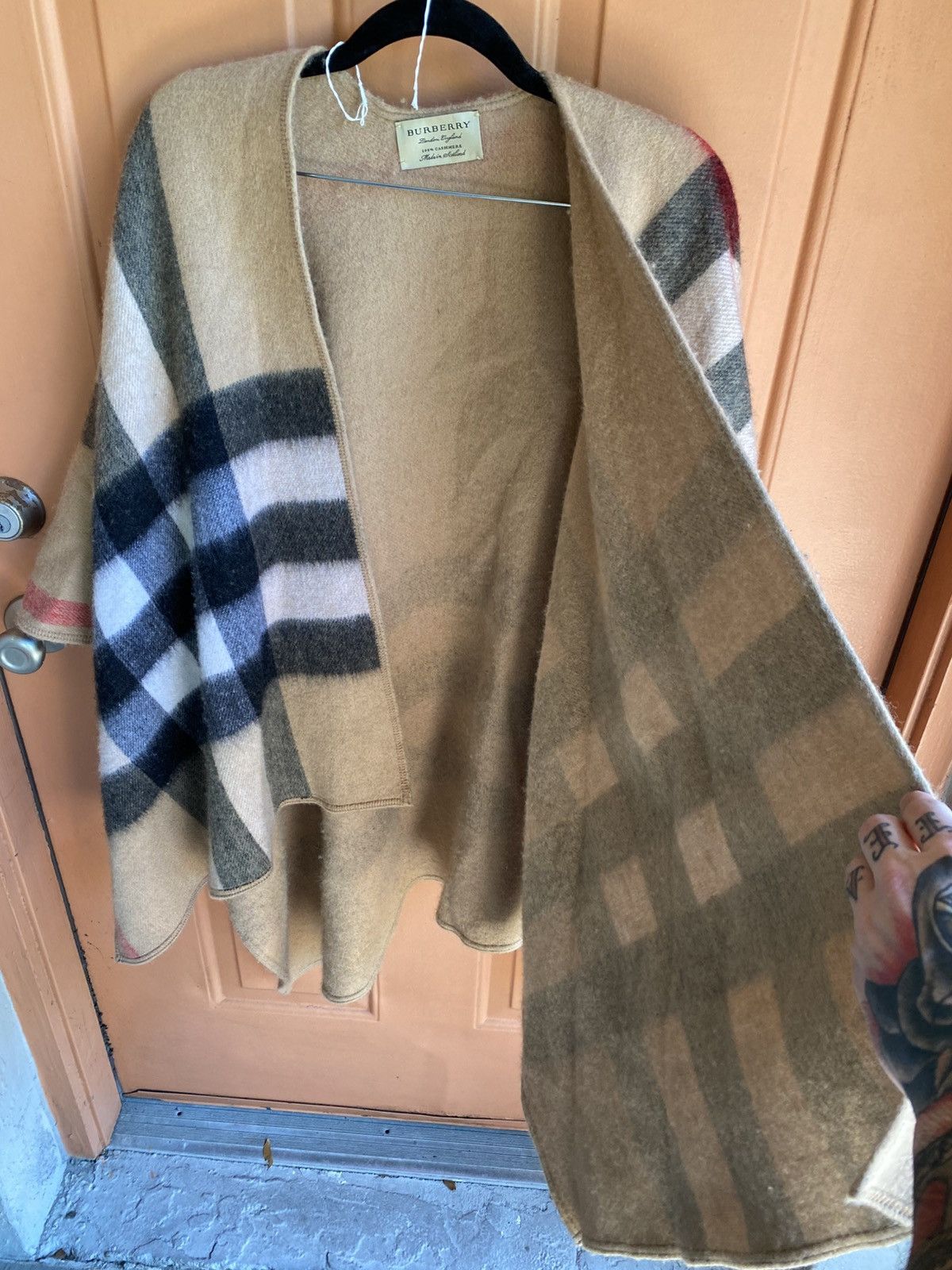 Burberry Burberry Shawl 100% Cashmere Size L / US 10 / IT 46 - 3 Thumbnail