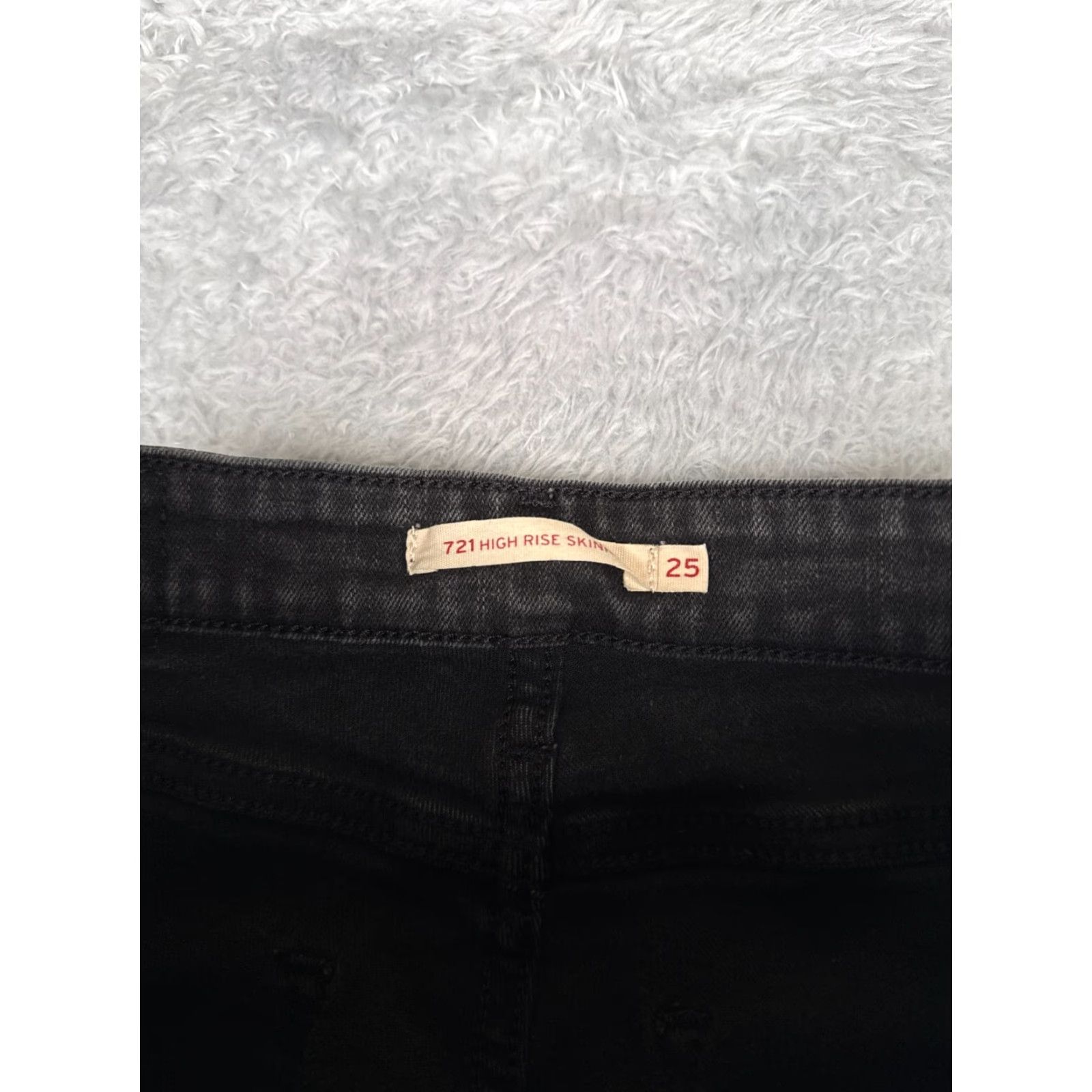 Levi's Levis Jeans Women 25 Black Denim 721 High Rise Skinny Cotton Blend 24x28 Womens Size 42" / US 20 - 6 Thumbnail