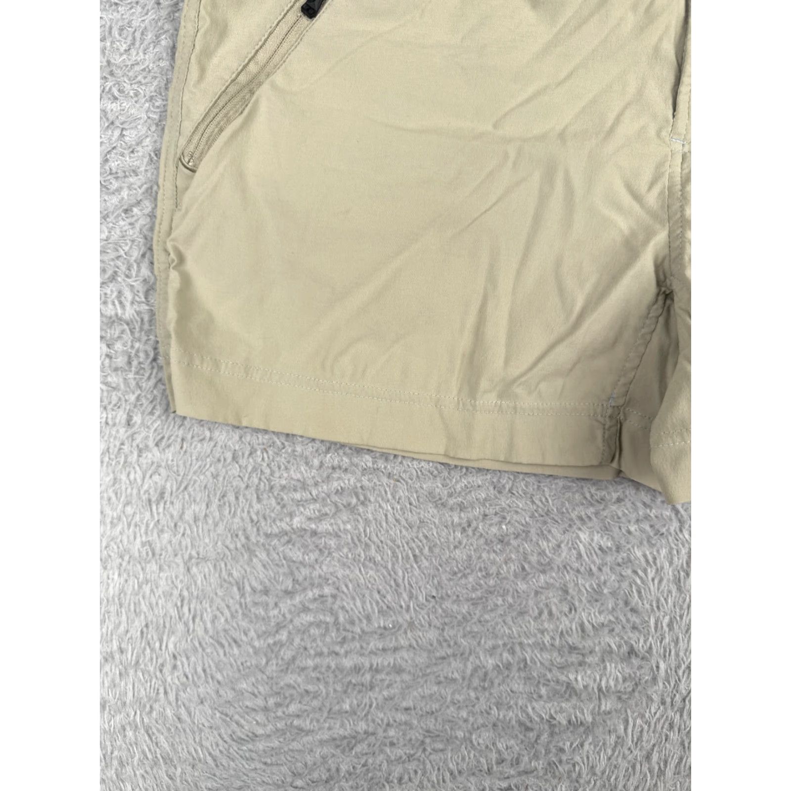 Vintage VINTAGE Columbia Women's Shorts 8 Beige Utility Nylon Blend Zip Pockets Hiking Camp 32x4 Size 27" / US 4 / IT 40 - 3 Thumbnail