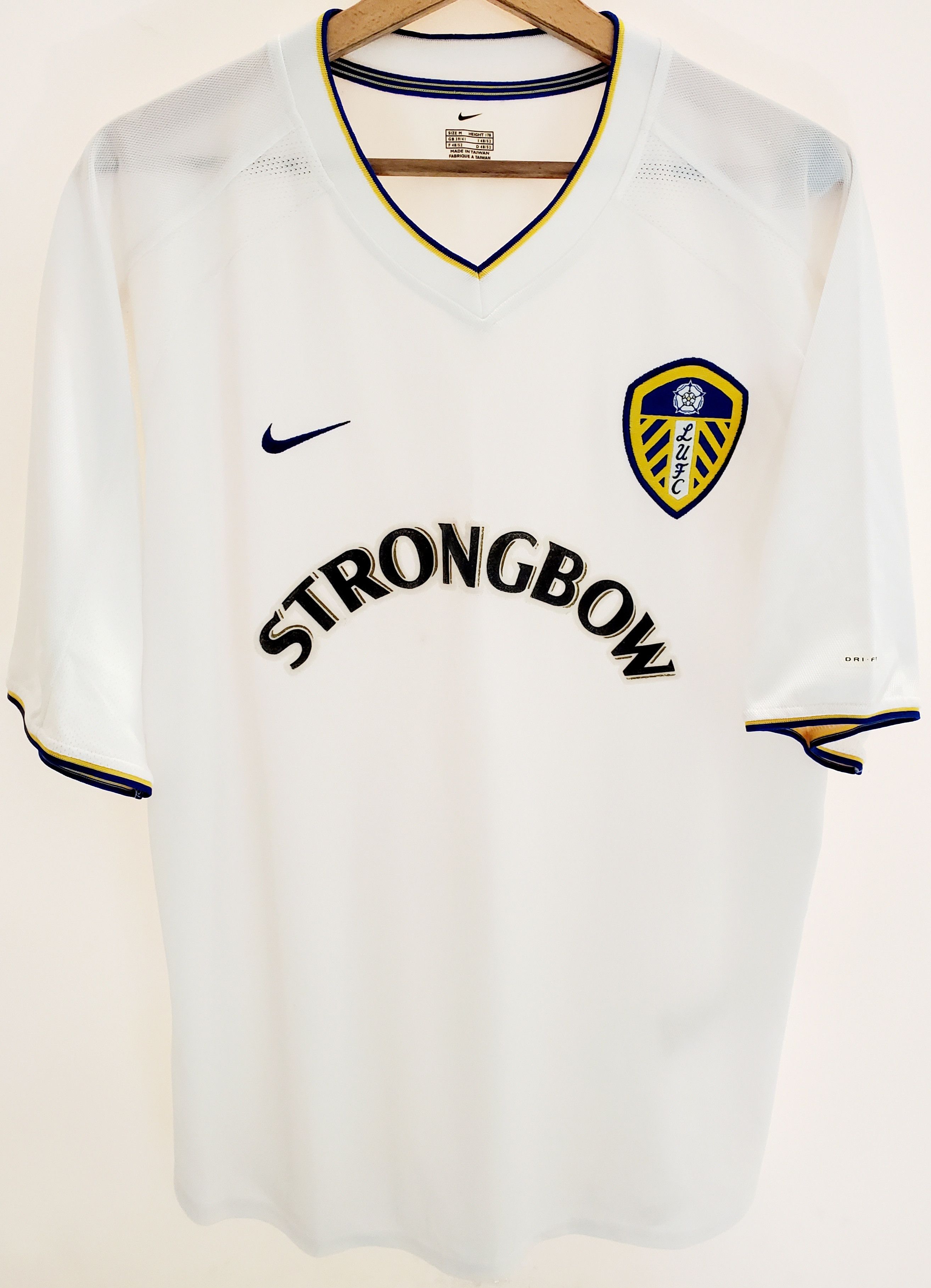 Nike Vintage 2000-02 Leeds Nike Home jersey perfect condition M Size US M / EU 48-50 / 2 - 1 Thumbnail