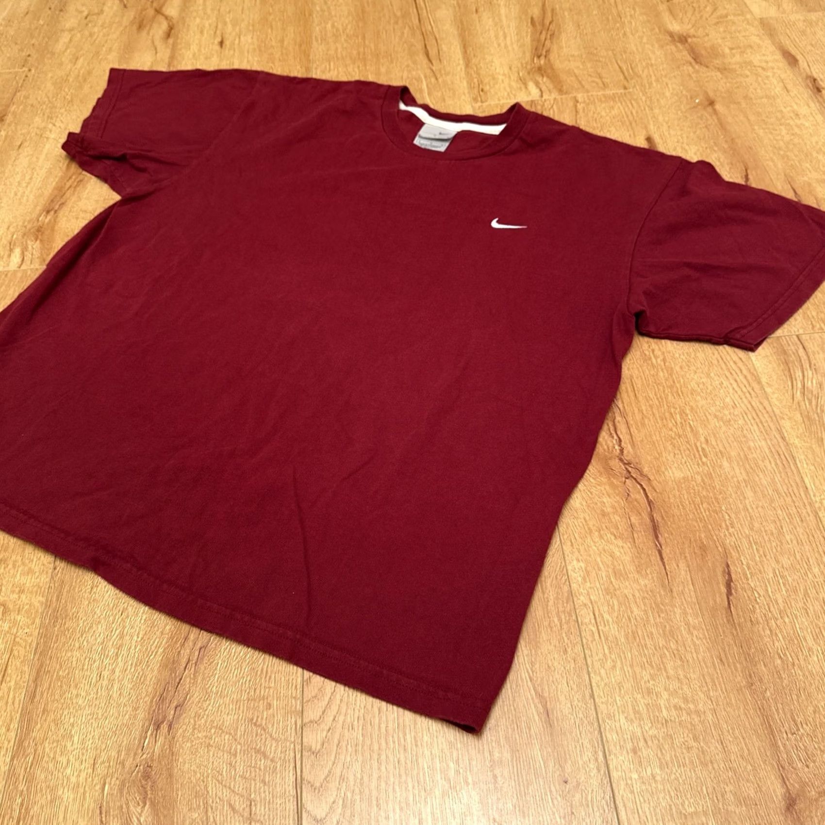 Nike VINTAGE Nike Shirt Adult L Red White Check Swoosh Sport Cotton Active Athletic Mens 90s Sports Batman Angel Short Sleeve Cotton T-Shirt Size US L / EU 52-54 / 3 - 4 Thumbnail