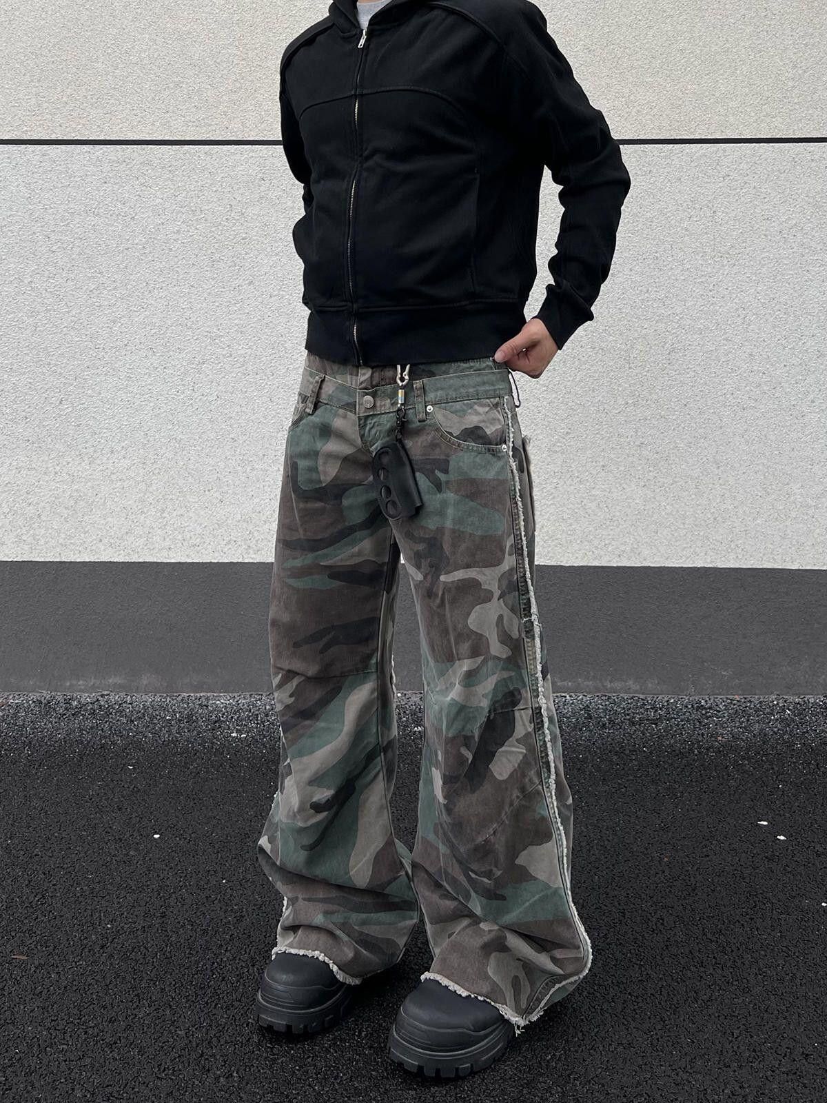 Other Camouflage Wide Leg Cargo Pants, Loose Fit Utility Pants Size US 32 / EU 48 - 2 Thumbnail