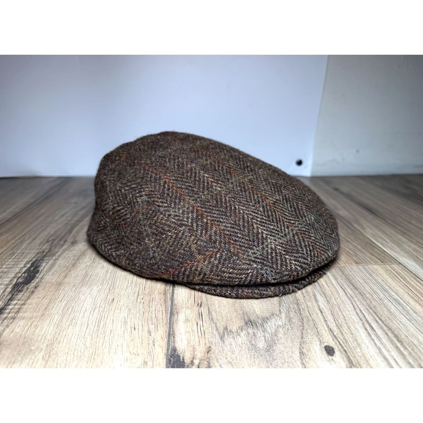 Harris Tweed VINTAGE Harris Tweed Newsboy Flat Cap Hat Brown Small Adult Handwoven Pure Wool Herringbone Retro Silk Lined Size ONE SIZE - 3 Thumbnail