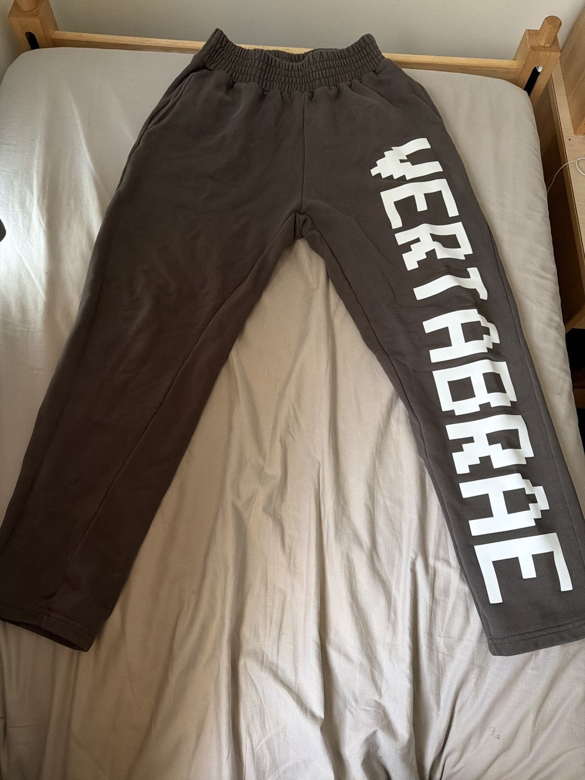 Vertabrae Vertabrae Men’s Sweats Size US 33 - 1 Thumbnail