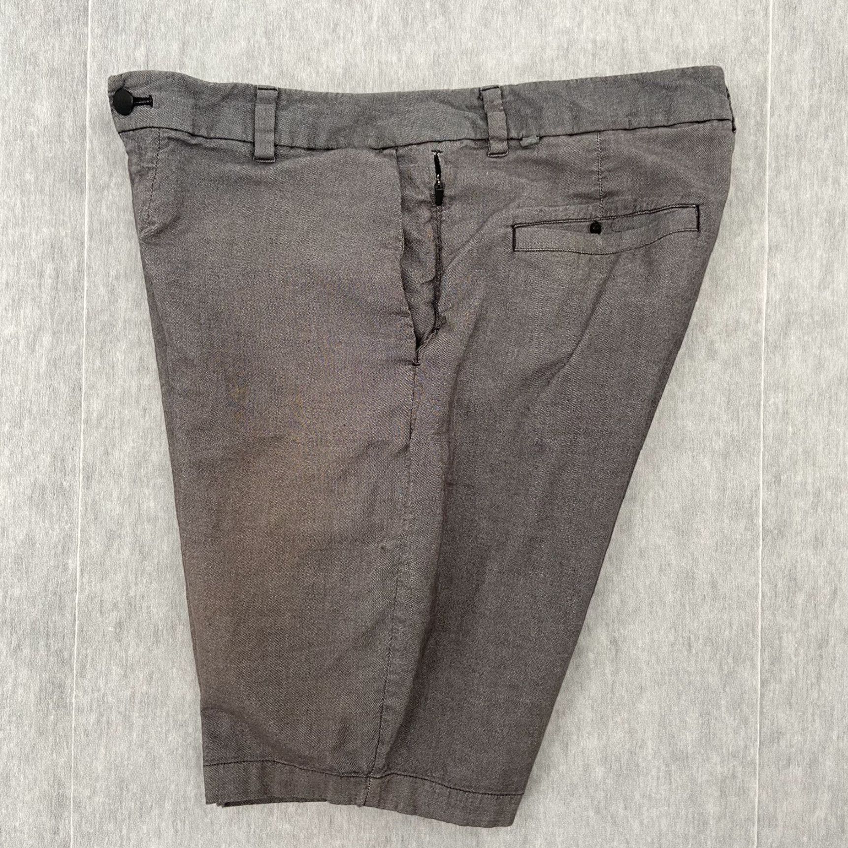 Lululemon Lululemon Shorts Mens 34 Gray Commission Classic Side Pocket Logo Chino Casual Mens Size US 34 / EU 50 - 3 Thumbnail