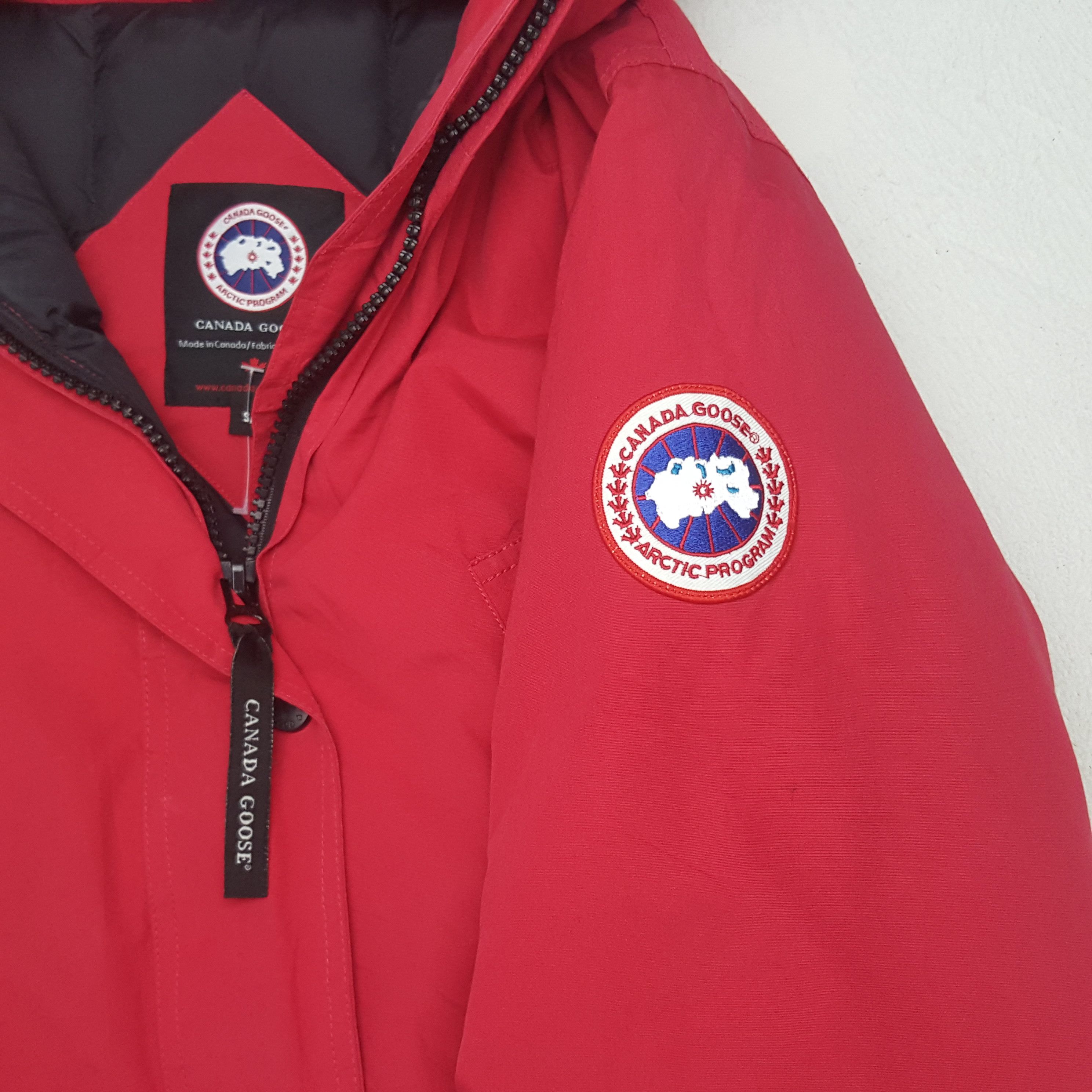 Vintage Canada Goose Puffer Jacket With Hoodie