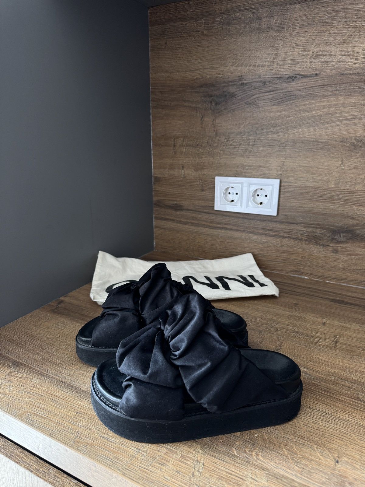 Ganni Ganni Ruched Platform Black Sandals Size US 6 / IT 36 - 1 Thumbnail