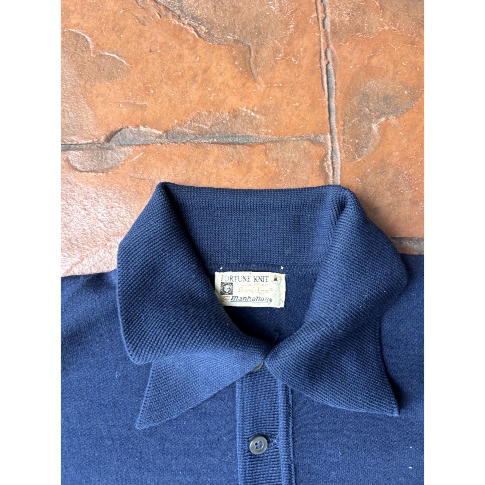 Vintage VINTAGE Manhattan Knit Poly Short Sleeve Collared Button Shirt M Blue 50s Men Size US M / EU 48-50 / 2 - 2 Thumbnail