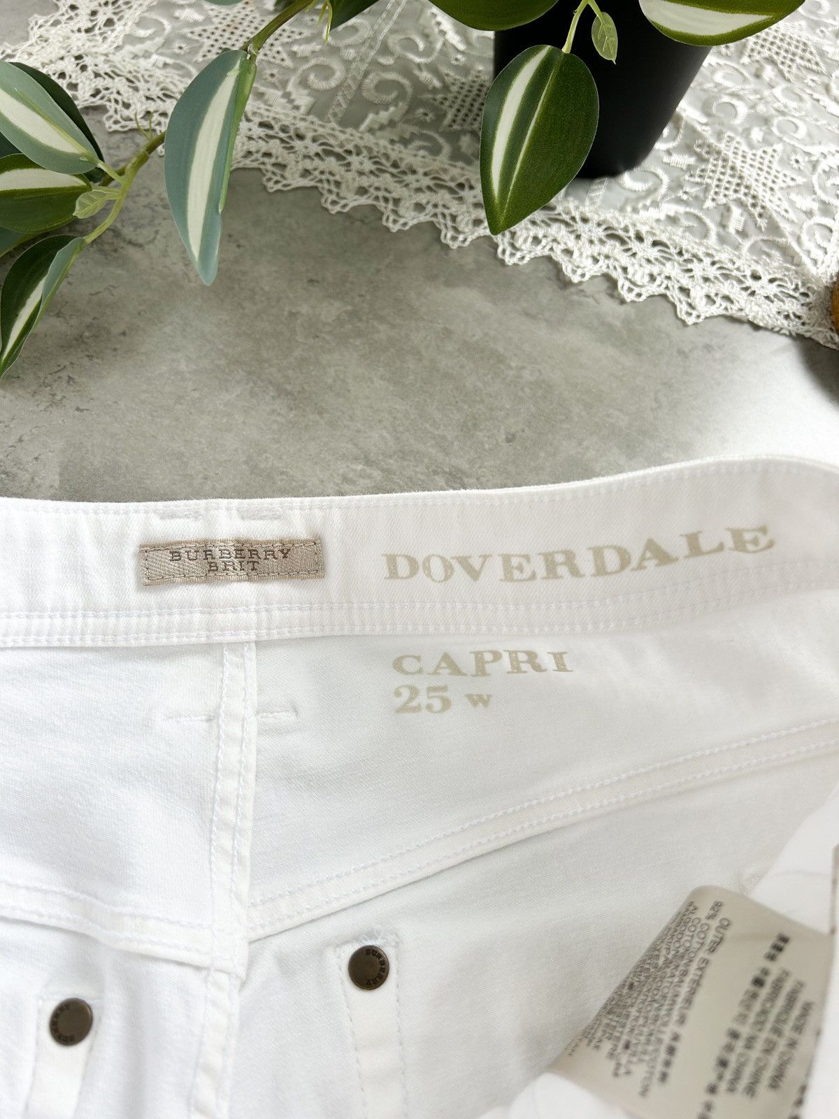Burberry × Vintage Burberry amazing low waist capri Y2K old money denim Size 27" / US 4 / IT 40 - 12 Thumbnail