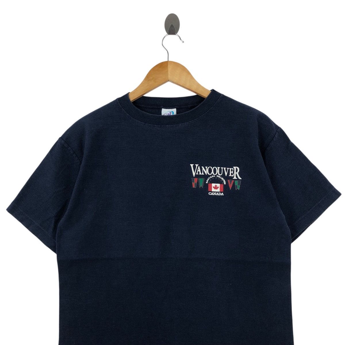 Vintage Vintage 90s VANCOUVER Canada T Shirt Cal Cru Size M Size US M / EU 48-50 / 2 - 2 Thumbnail