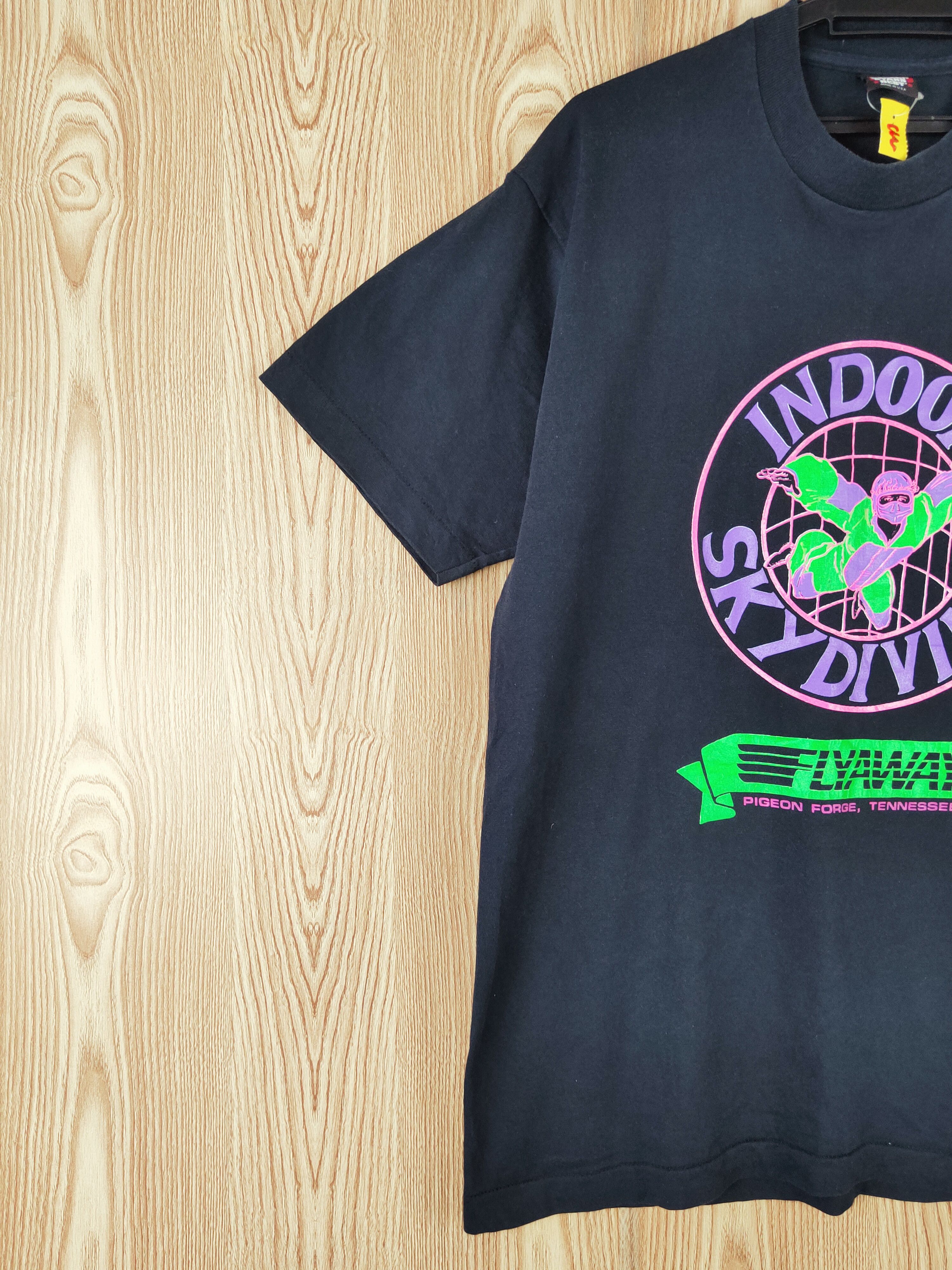 Vintage Screen Stars Indoor skydiving Navy tee #W185 Size US L / EU 52-54 / 3 - 4 Thumbnail