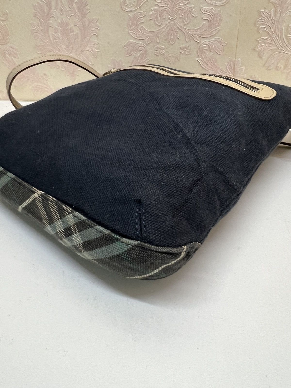 Burberry Vintage Burberry Blue Label Sling Bag Size ONE SIZE - 7 Thumbnail