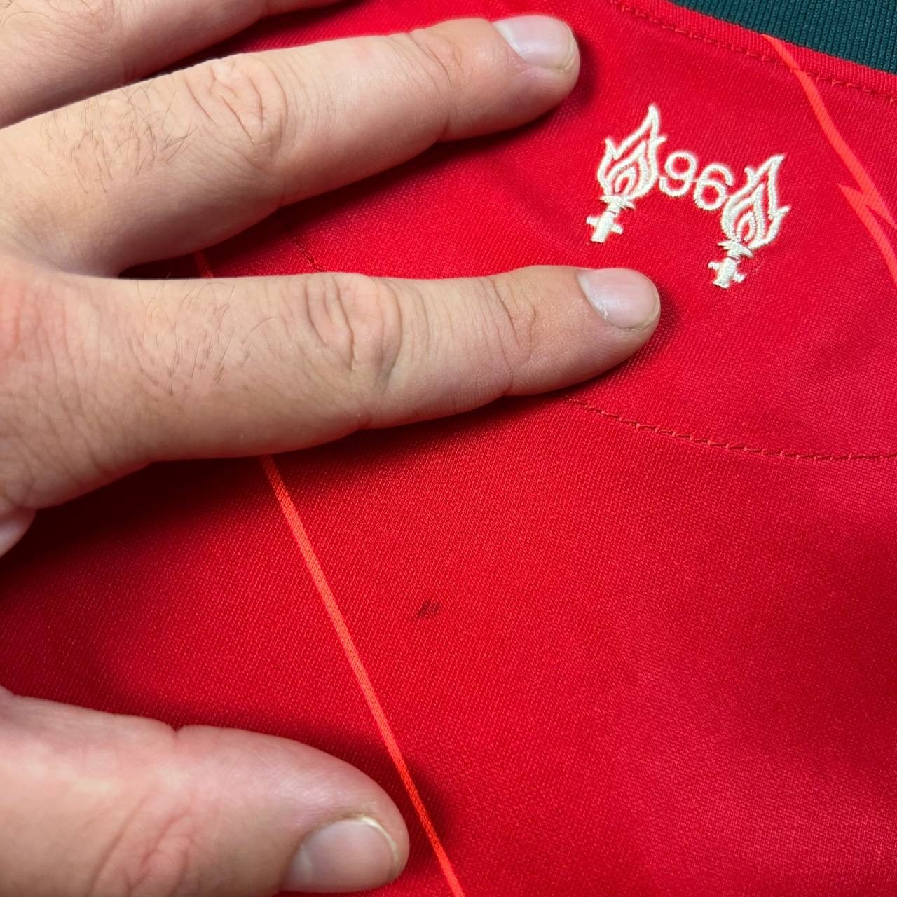Nike Nike Liverpool Vintage Home Soccer Jersey Size US S / EU 44-46 / 1 - 7 Thumbnail