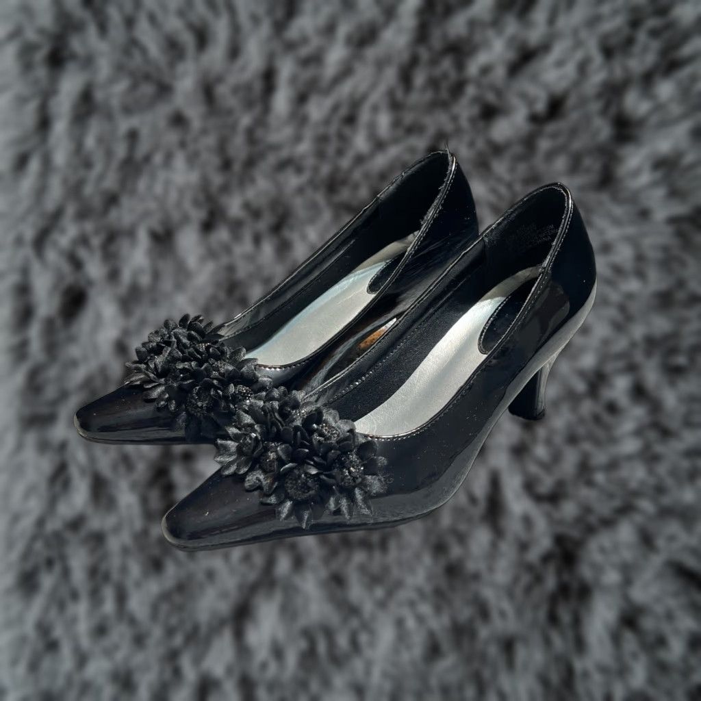 Vintage Silver Slipper Heels Pump 7 Women Dark Coquette Y2K Glam Goth Evening Formal Hoco Size US 7 / IT 37 - 1 Thumbnail