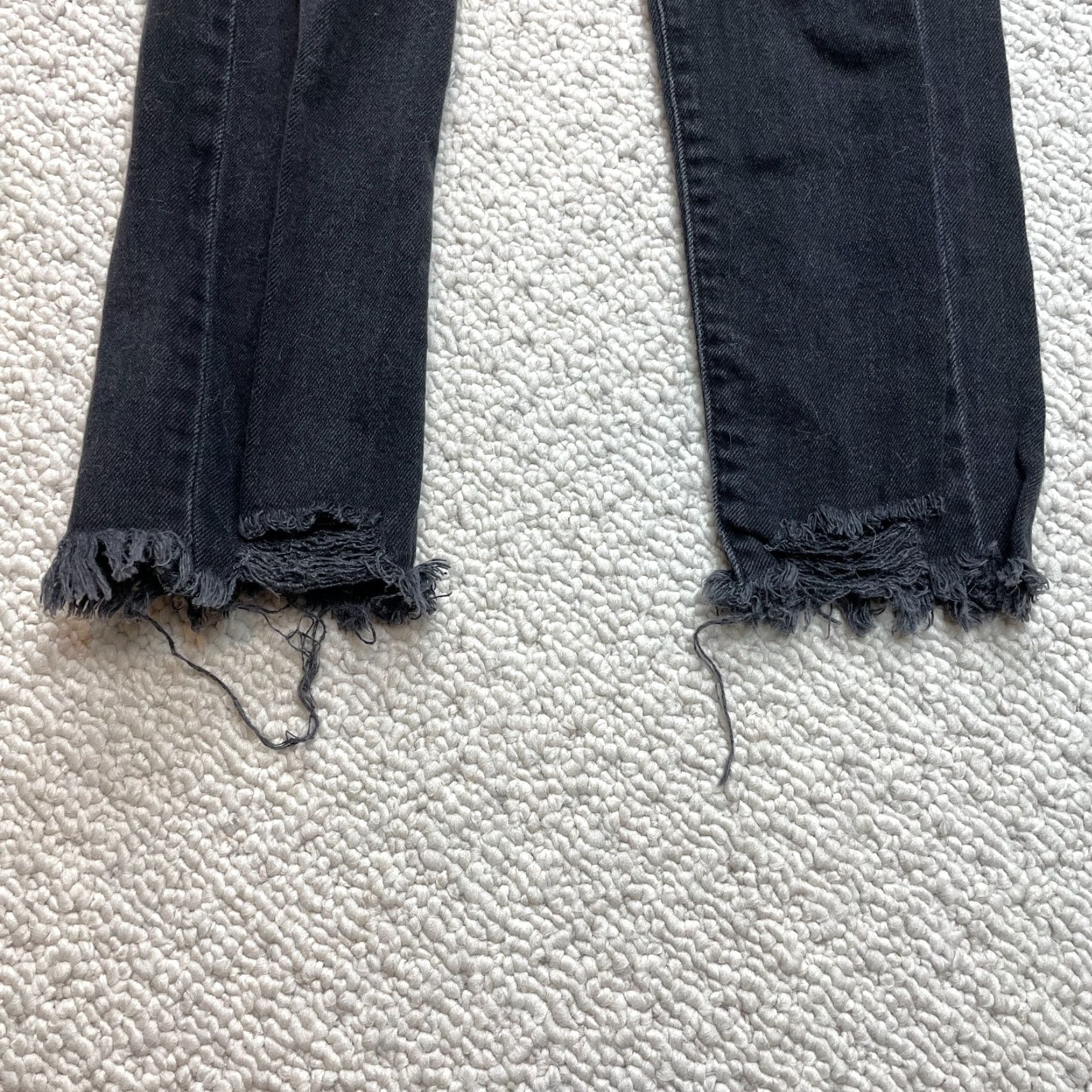 Vintage SO Distressed Mom Jeans Juniors 0 Black Denim High Rise Slim Fit 26x26 Solid Jeans Womens Size 26" / US 2 / IT 38 - 2 Thumbnail