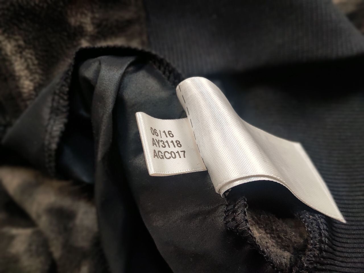 Adidas × White Mountaineering Adidas Originals White Mountaineering fleece Light Jacket Size US S / EU 44-46 / 1 - 20 Thumbnail