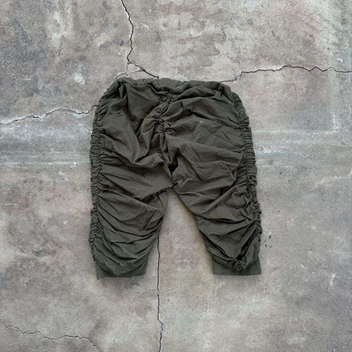 Beauty Beast × Japanese Brand Vert de Rage Pleated Olive Shorts Size 26" / US 2 / IT 38 - 2 Thumbnail