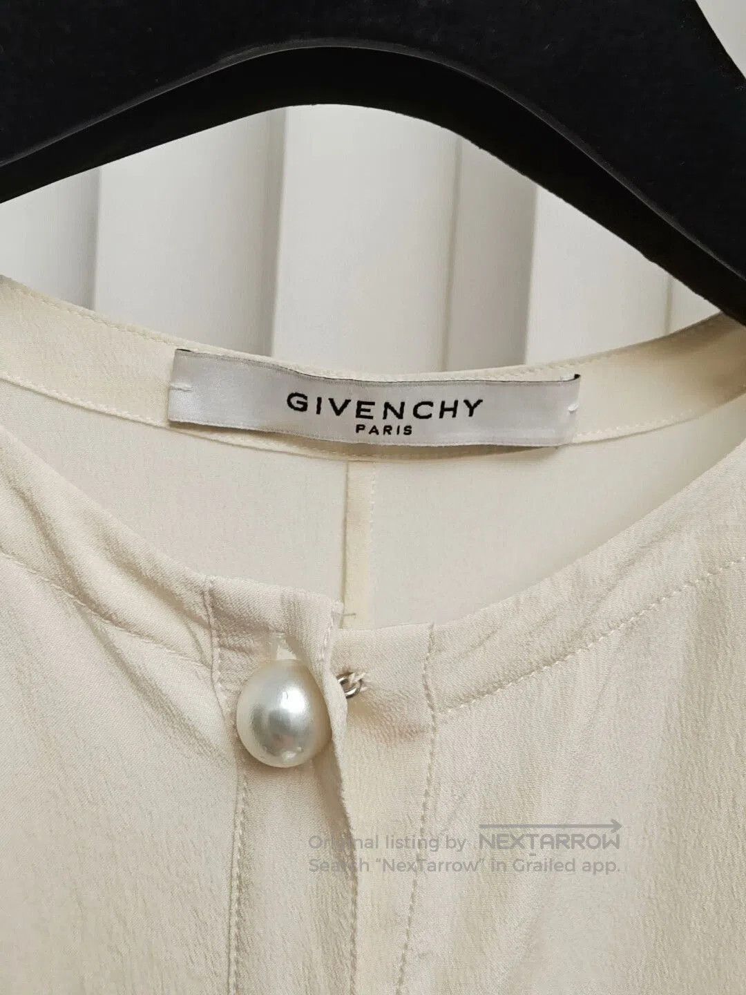 Givenchy Givenchy Silk Pearl Button Blouse. Size US M / EU 48-50 / 2 - 6 Thumbnail