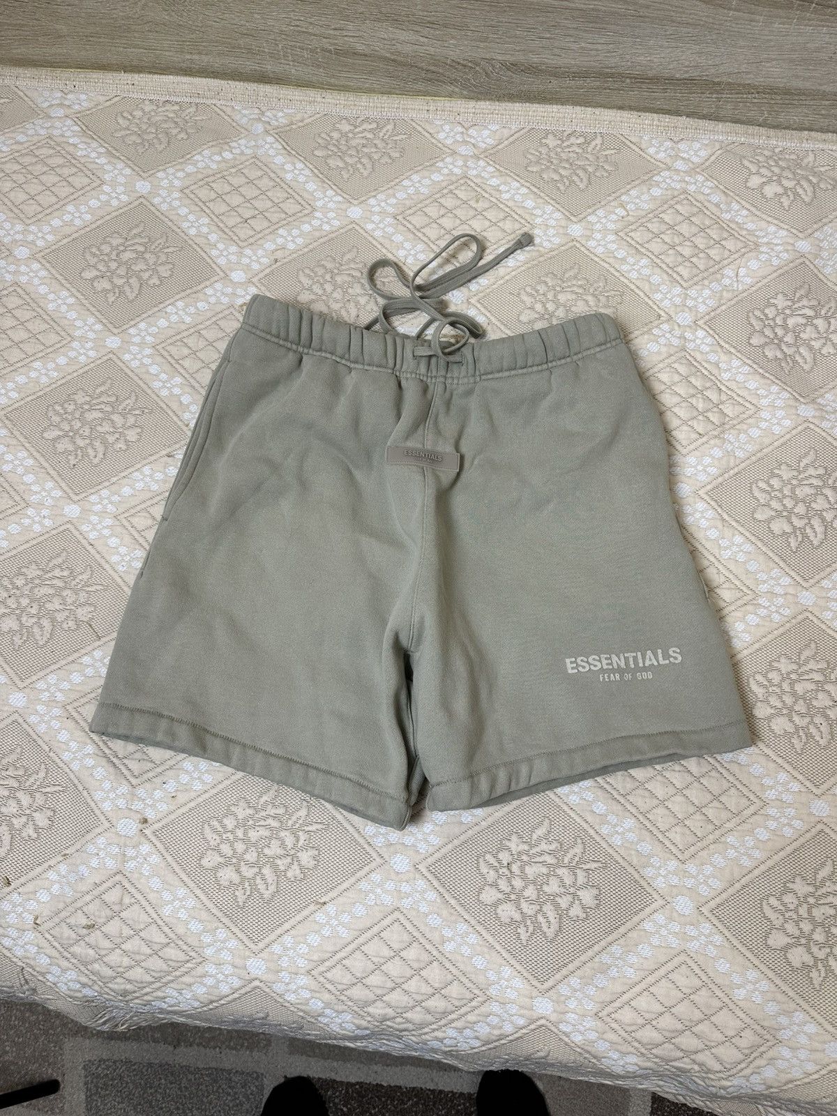 Fear of God 🔥 Fear Of God Essentials Sweat Shorts Pants Logo Wide Green Size US 30 / EU 46 - 1 Thumbnail