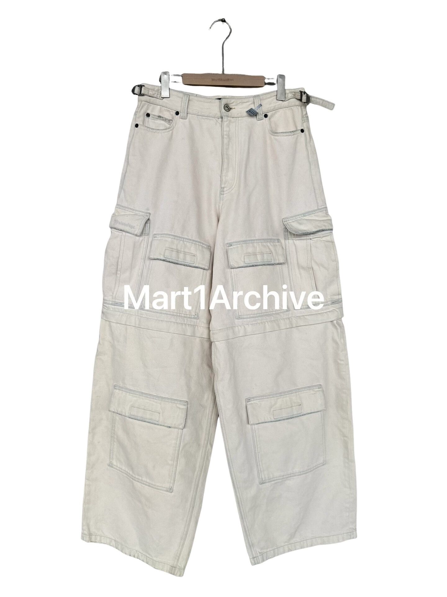 Balenciaga Balenciaga Distressed Cargo Pants Size 30 Size US 30 / EU 46 - 1 Thumbnail
