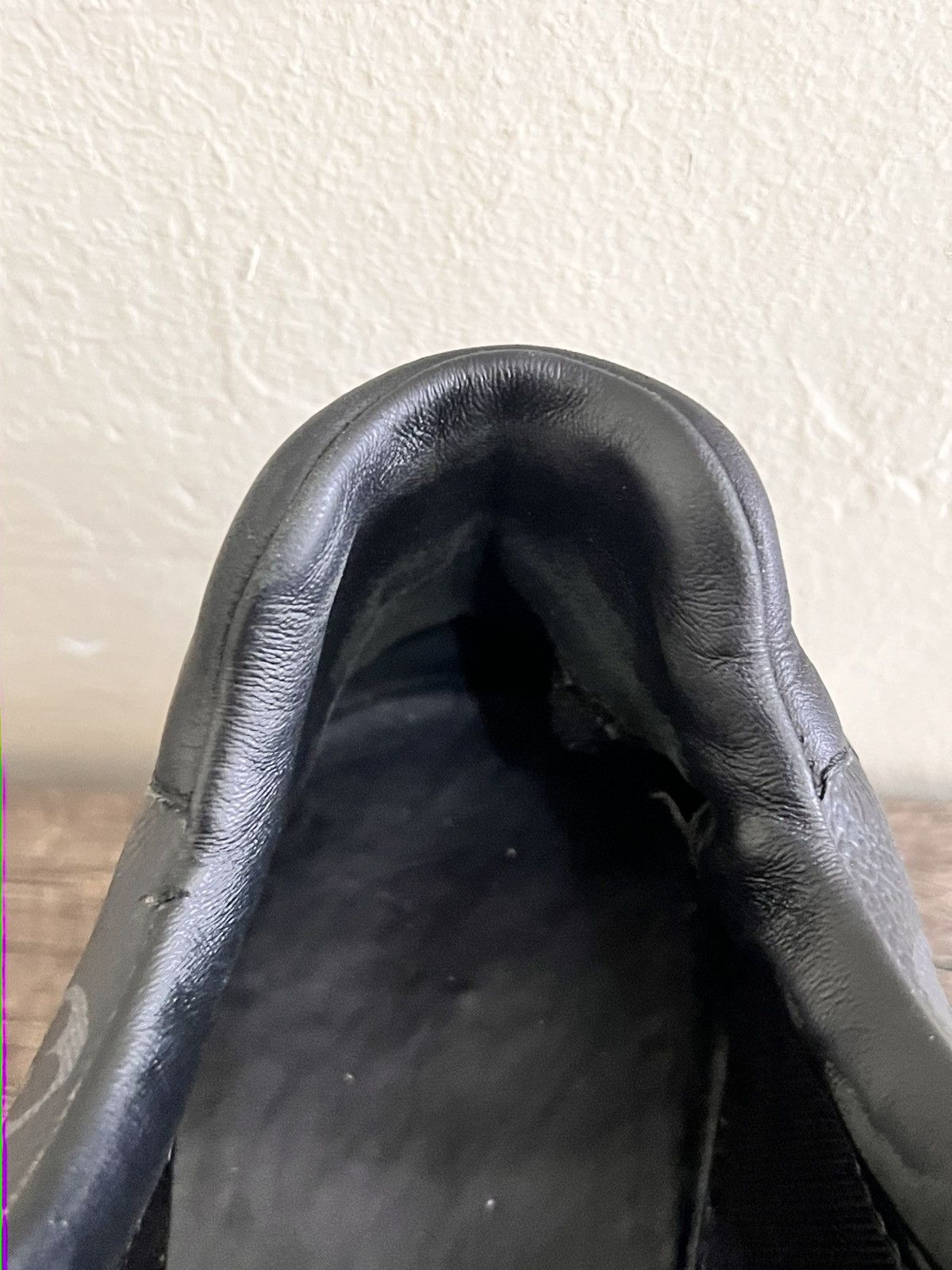 Louis Vuitton Run Away Sneakers - Black / White Size US 10.5 / EU 43-44 - 15 Thumbnail