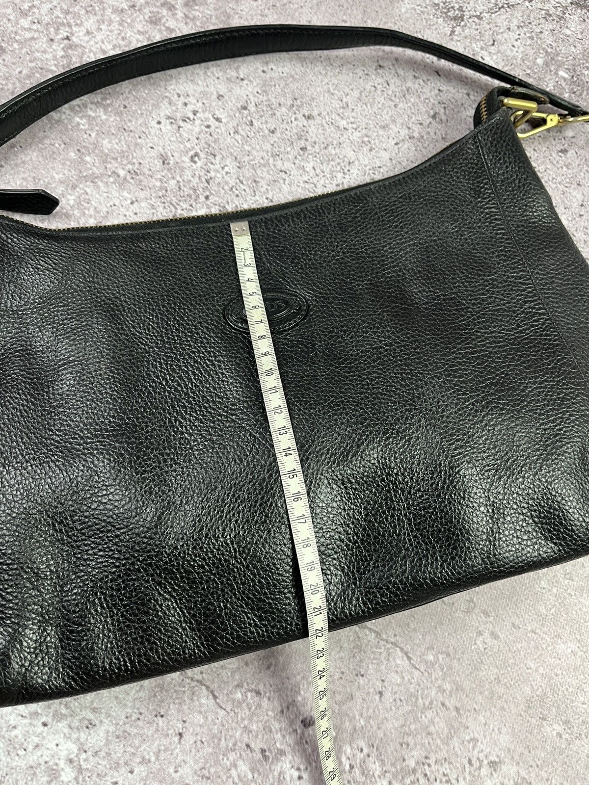 Tod's Black Pebbled Leather Shoulder Bag Hobo Purse Italy 🇮🇹 Size ONE SIZE - 9 Thumbnail
