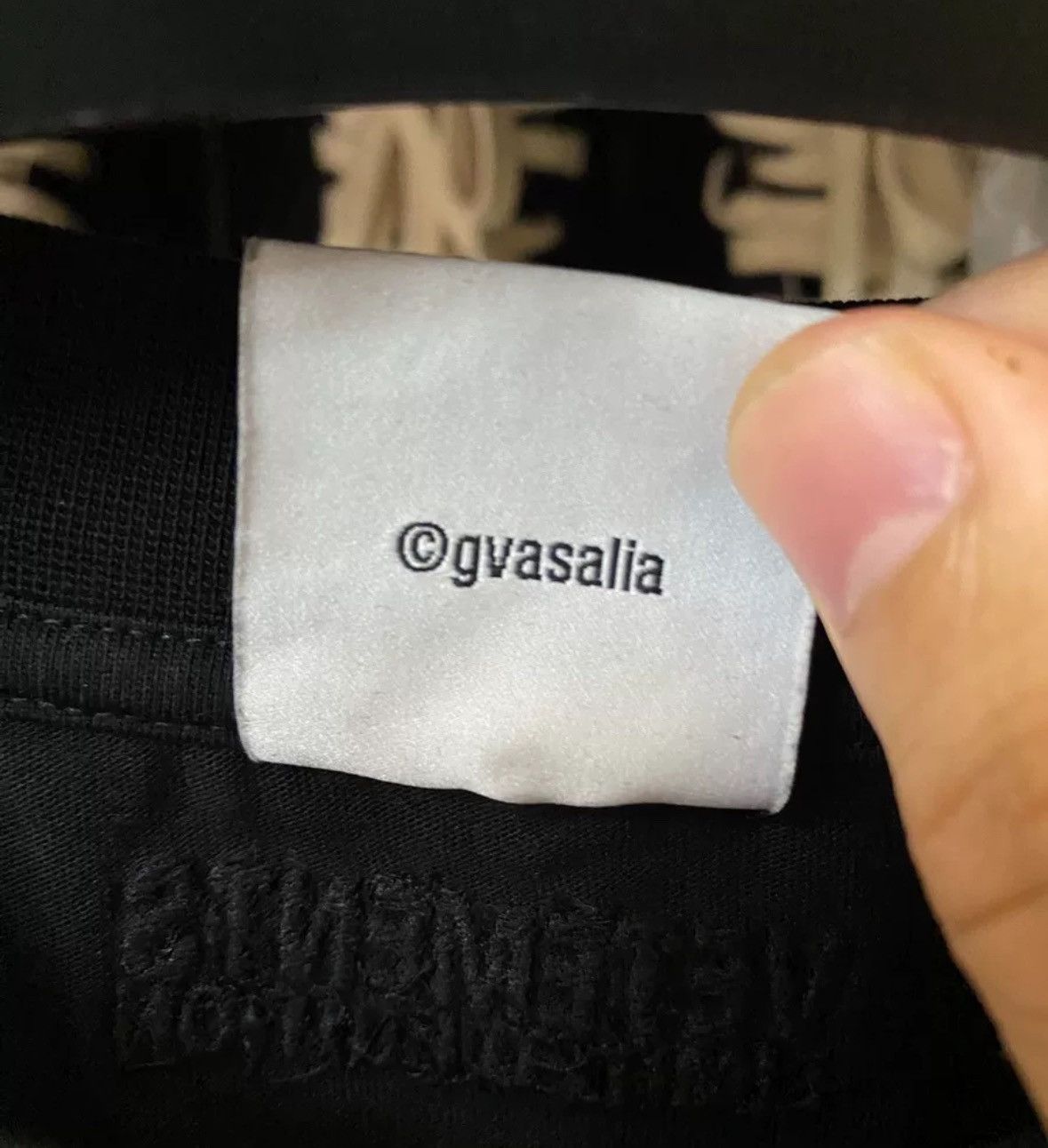 Vetements Vetements Love Handshake Short Sleeve 2412-Nextarrow Size US S / EU 44-46 / 1 - 6 Thumbnail