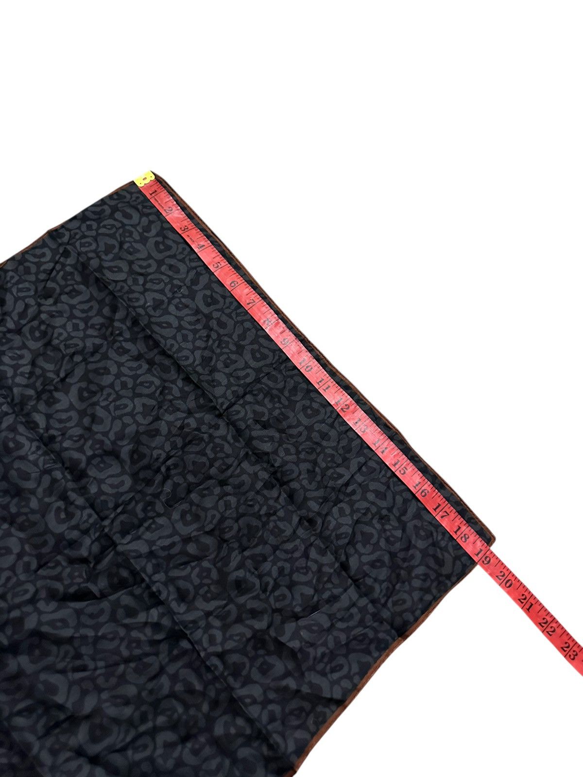 Yves Saint Laurent Yves saint laurent silk scarf 19 inch x 19 inch Size ONE SIZE - 5 Thumbnail