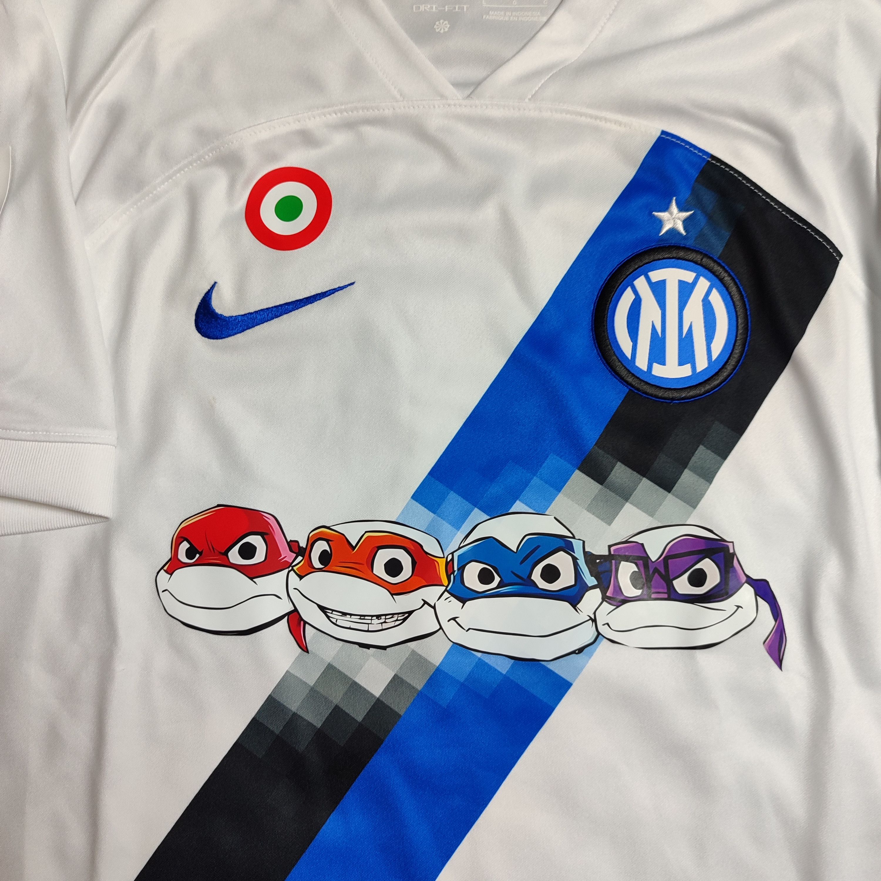 Nike Inter Milan Away 2023-24 Special TMNT Soccer Jersey Size US M / EU 48-50 / 2 - 3 Thumbnail