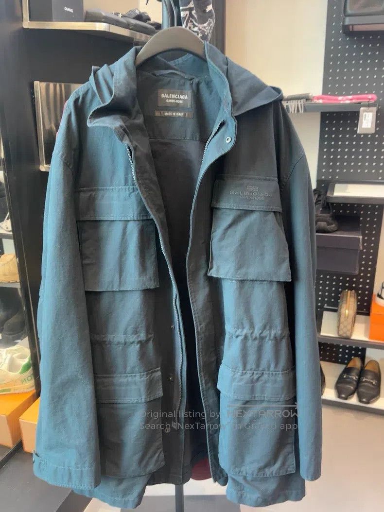 Balenciaga Balenciaga Solid Color Mid-Length Hooded Long Sleeve Park Size US S / EU 44-46 / 1 - 1 Thumbnail
