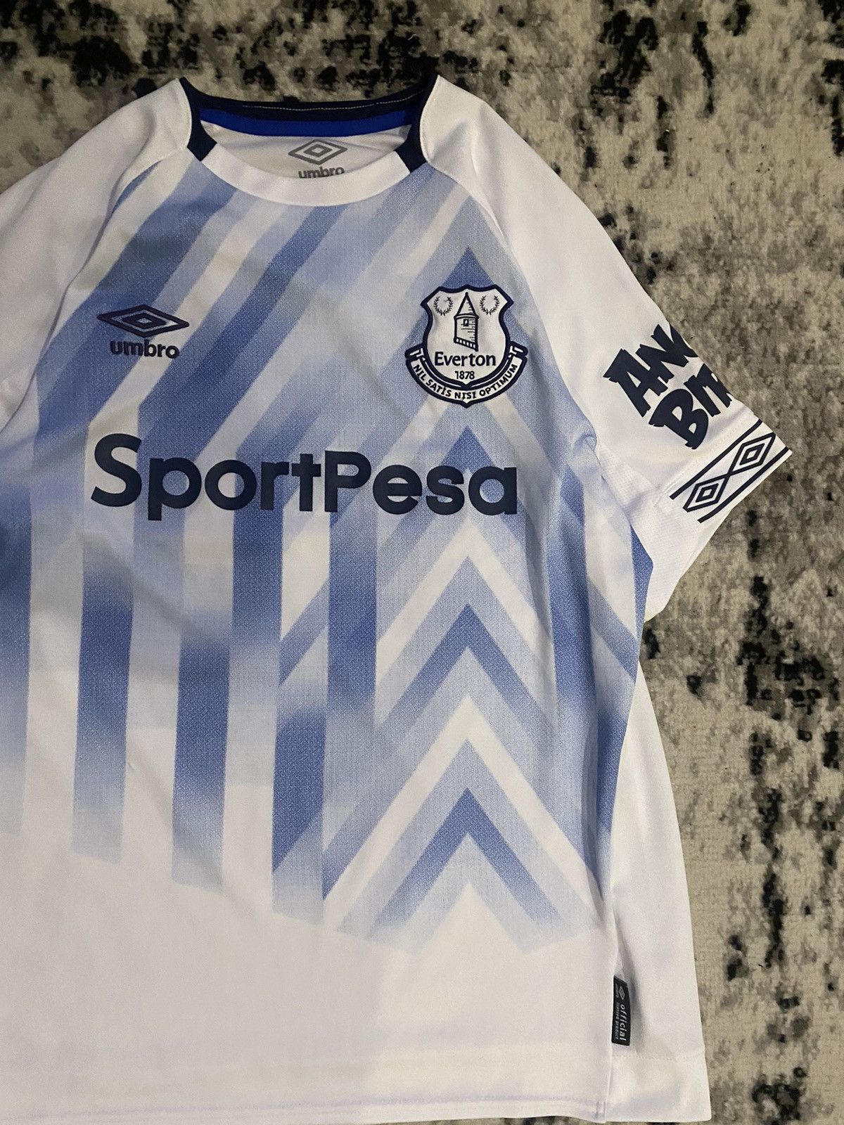 Umbro × Vintage Everton Umbro 2018-19 Soccer Jersey angry birds Blockcore Size US S / EU 44-46 / 1 - 2 Thumbnail