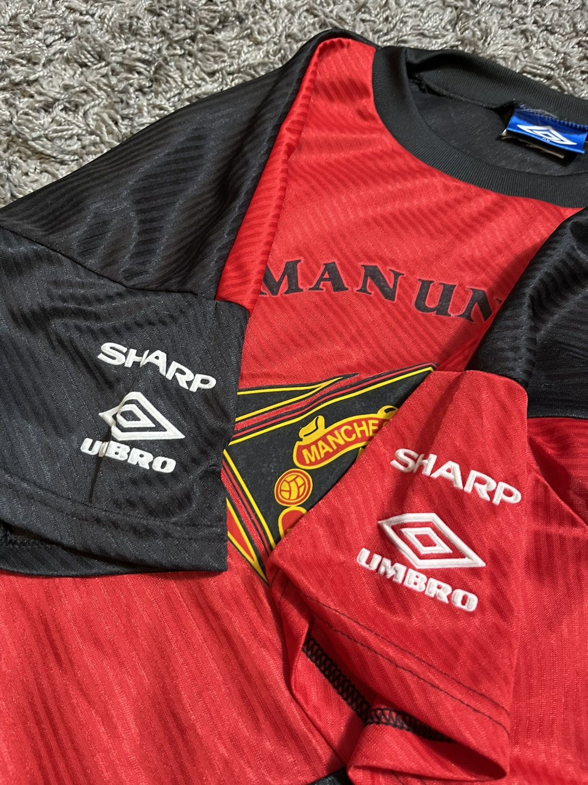 Umbro MANCHESTER UNITED RED DEVILS 1994/96 UMBRO SOCCER JERSEY Size US XL / EU 56 / 4 - 4 Thumbnail