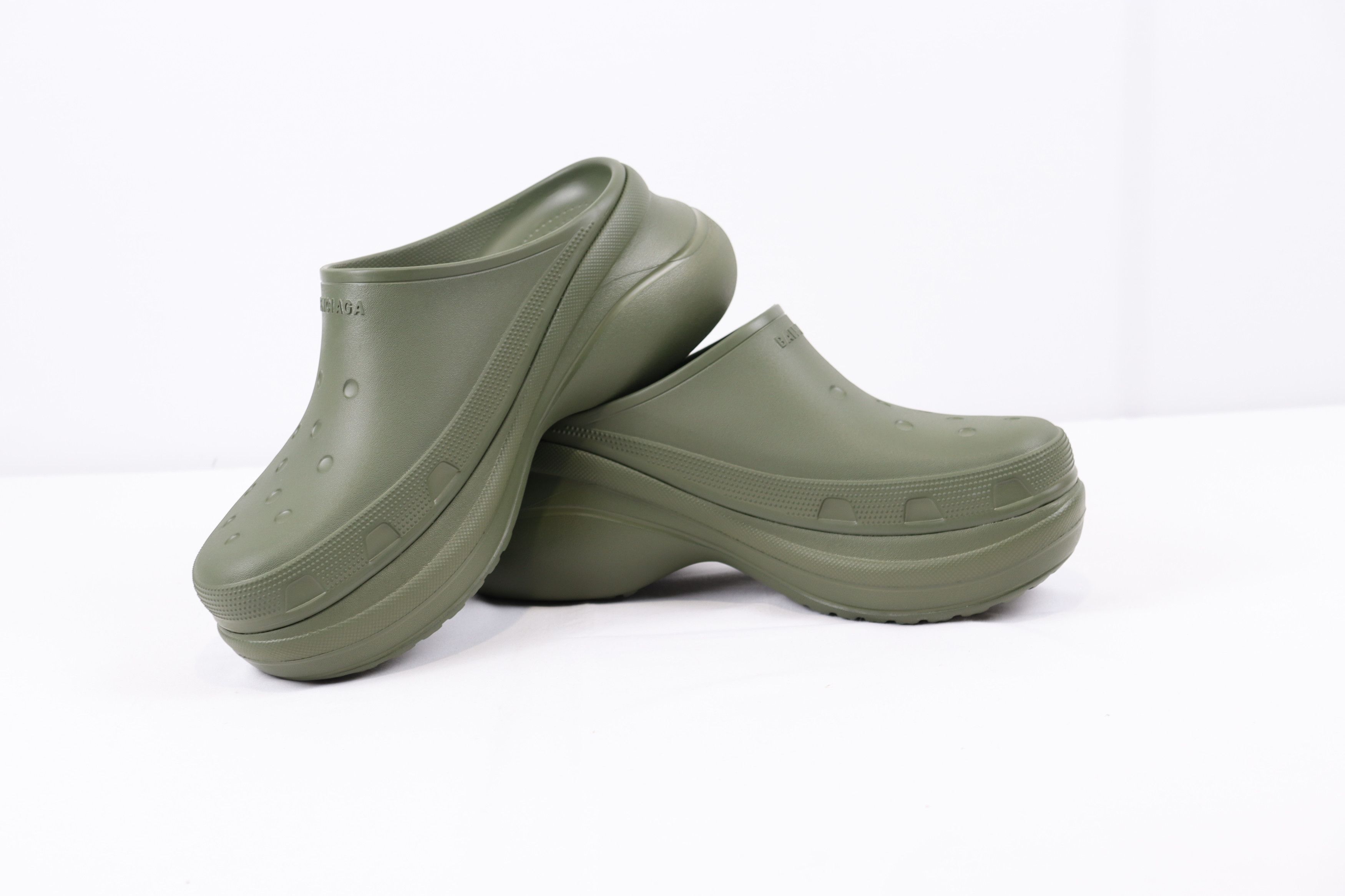 Balenciaga × Crocs o1rshd1 Crocs Mule / Slip On Clogs in Kaki / Khaki Size US 11 / EU 44 - 8 Thumbnail