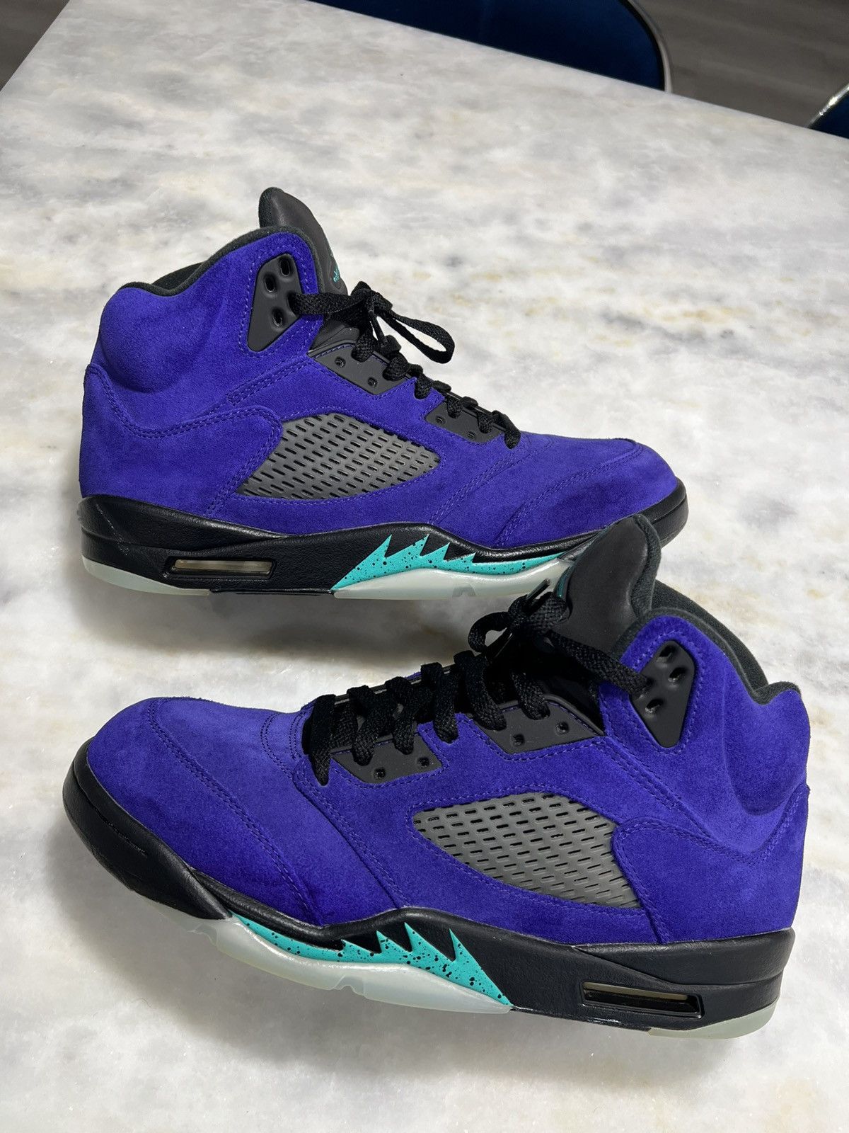 Jordan Brand Size 10.5 - Jordan 5 Retro Alternate Grape 2020 Size US 10.5 / EU 43-44 - 1 Thumbnail