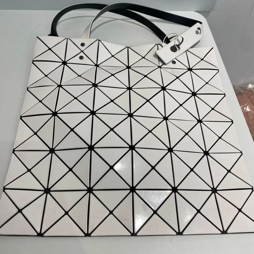 Issey Miyake Pre-loved Bag Very good condition Size ONE SIZE - 1 Thumbnail
