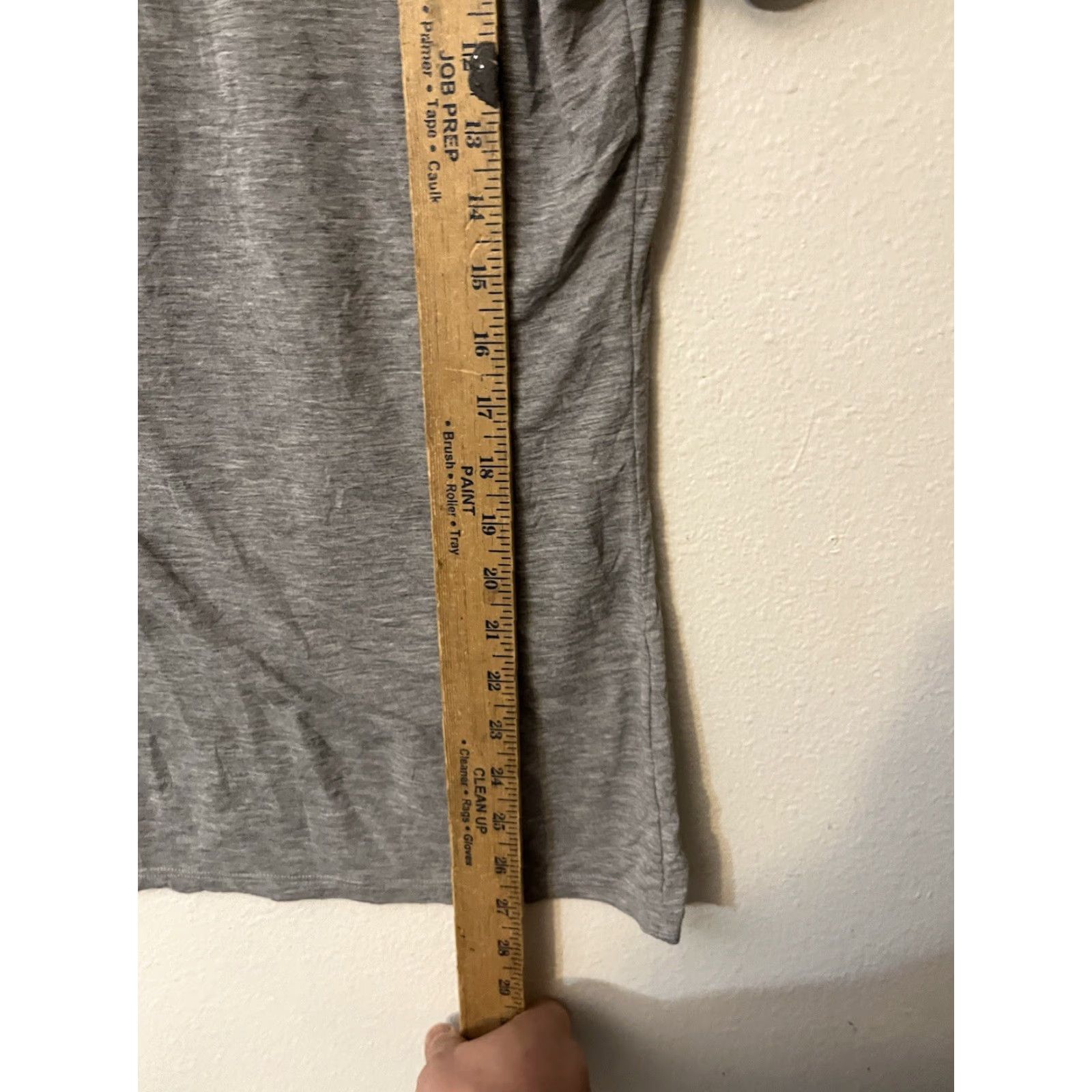 Under Armour Under Armour T-Shirt Gray Shirt Women Small V-Neck Short Sleeve Activewear Moisture Wicking Stretch Casual Athletic Womens Slim Fit S Size 28" / US 6 / IT 42 - 4 Thumbnail