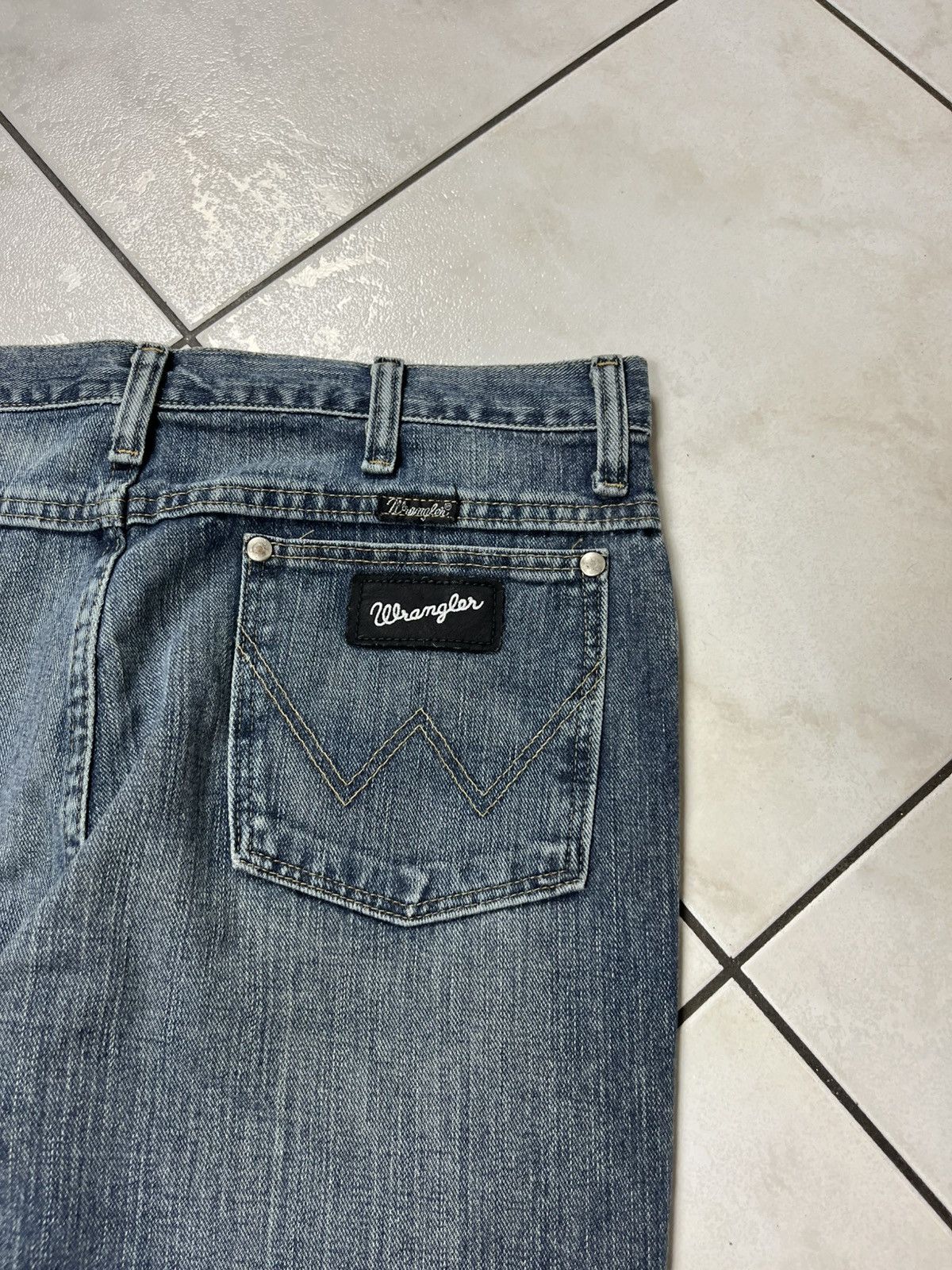 Vintage × Wrangler Vintage Wrangler cowboy cut distressed washed denim jeans Size US 33 - 14 Thumbnail