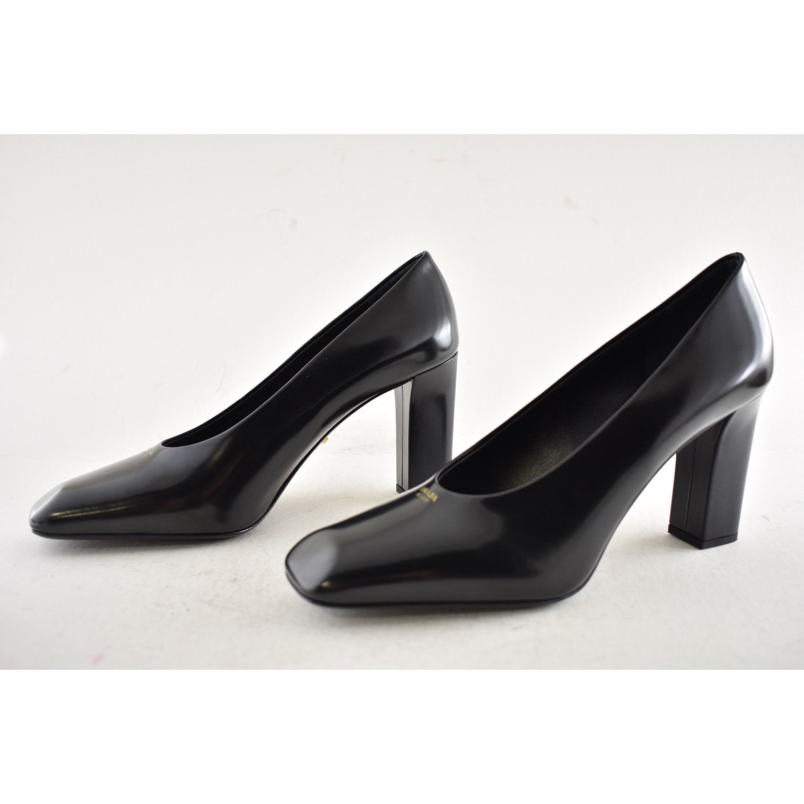 Prada Prada 85mm Black Brushed Leather Block Heel Pump 38.5 Size US 8.5 / IT 38.5 - 14 Thumbnail