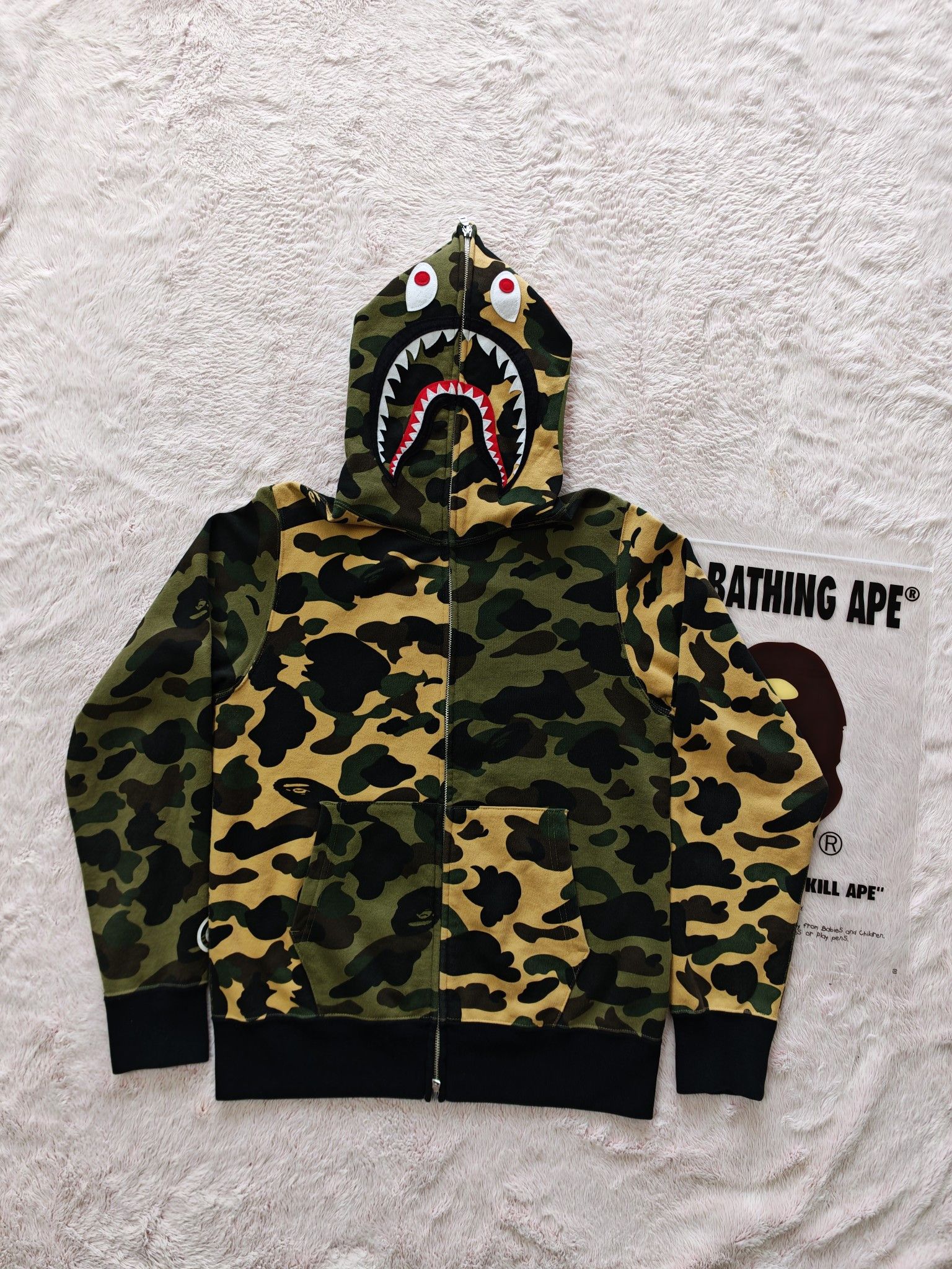 Bape A BATHING APE Camo Shark Hoodie Size M Size US M / EU 48-50 / 2 - 1 Thumbnail