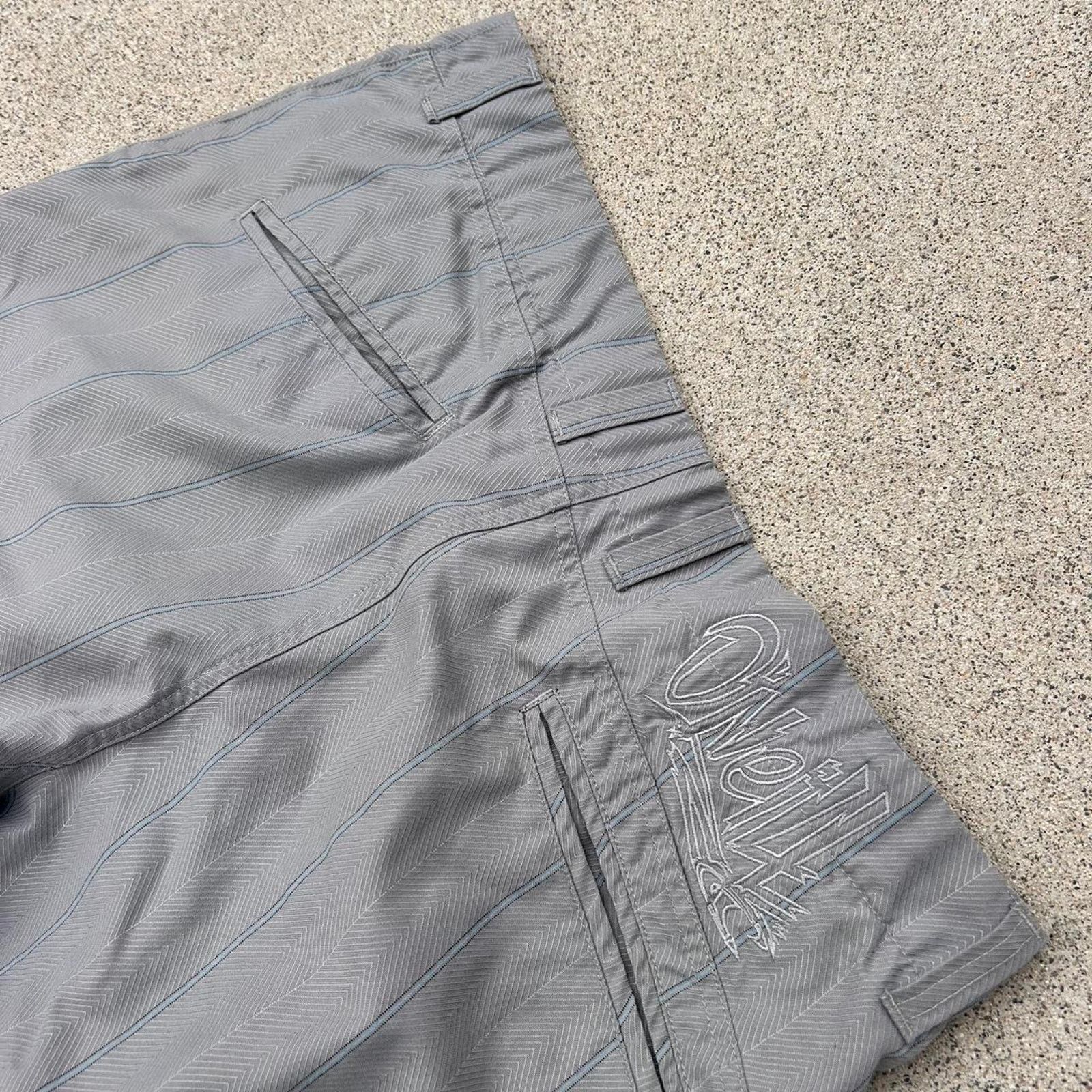 O'Neill Vintage y2k oneill baggy shorts size 38 Size US 38 / EU 54 - 2 Thumbnail