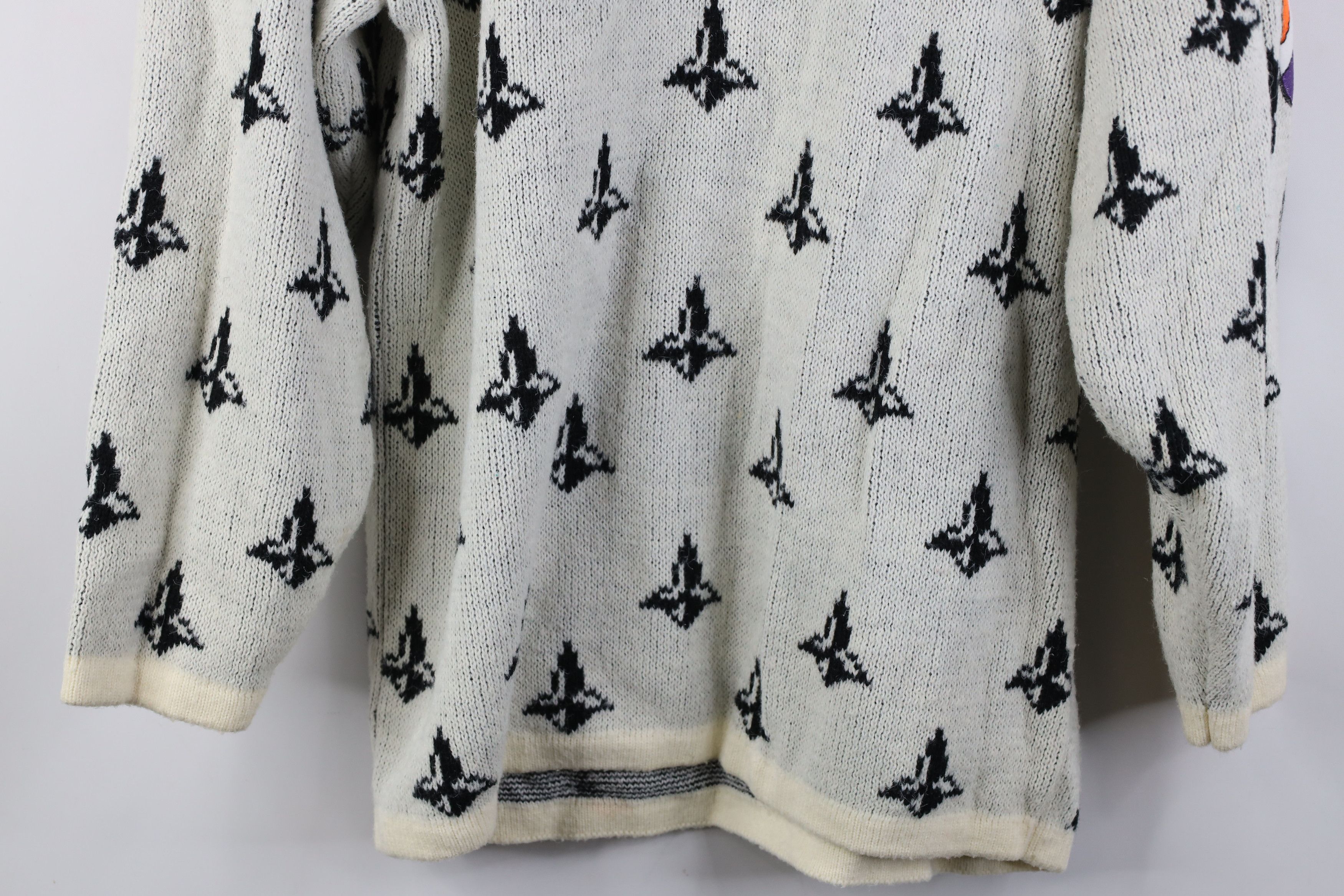 Vintage Vintage 90s Streetwear Coat of Arms Knit Crewneck Sweater Size S / US 4 / IT 40 - 13 Thumbnail
